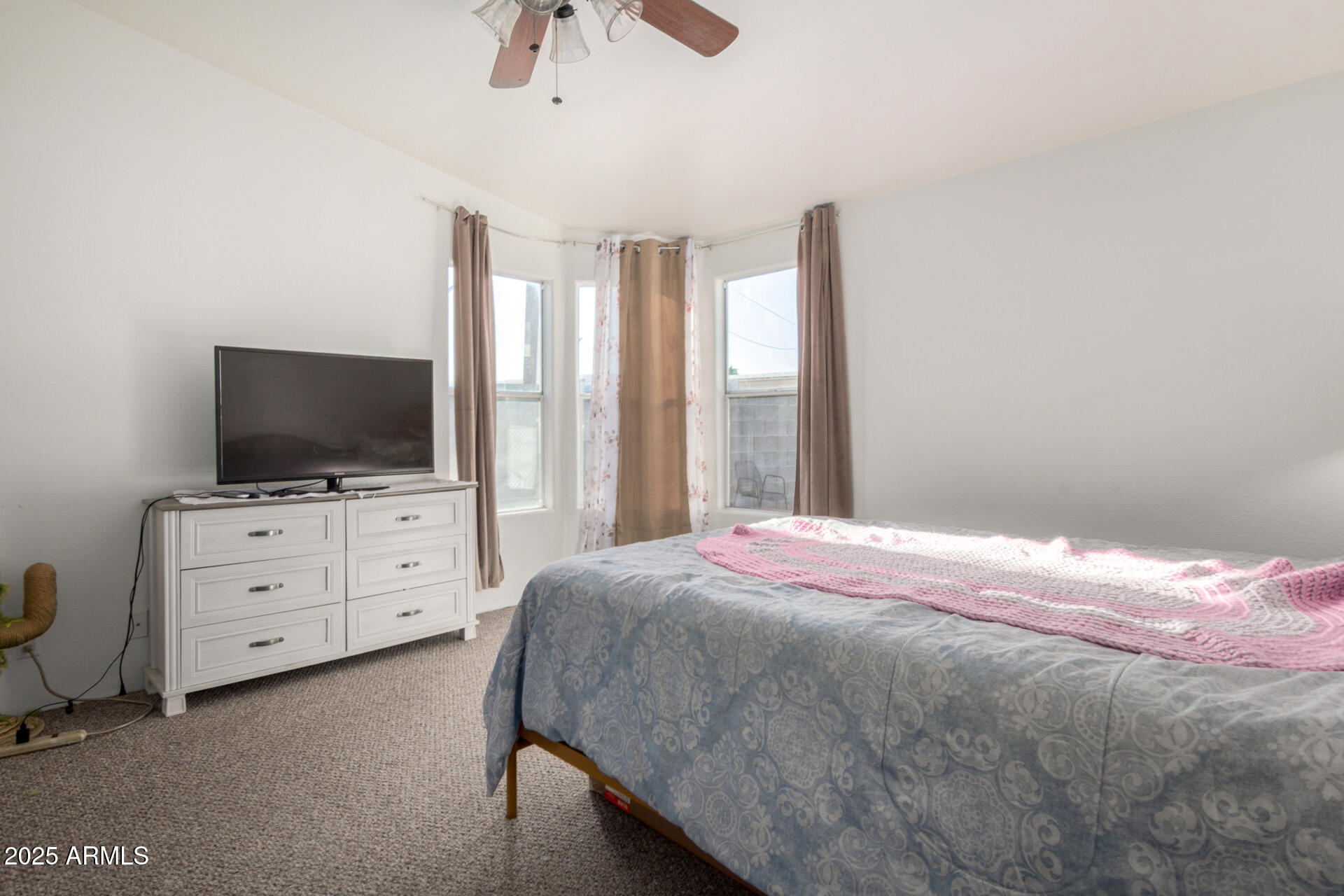 150 S WINDSOR, 127