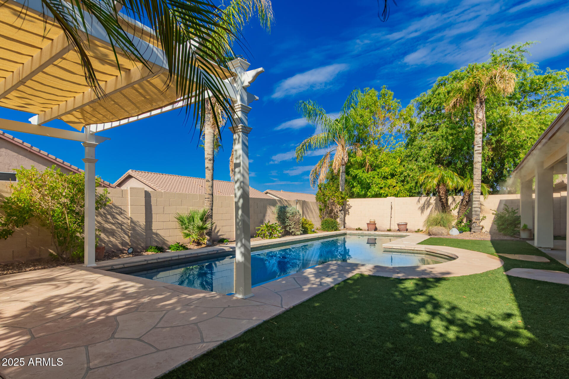 462 E PINTO Drive, Gilbert