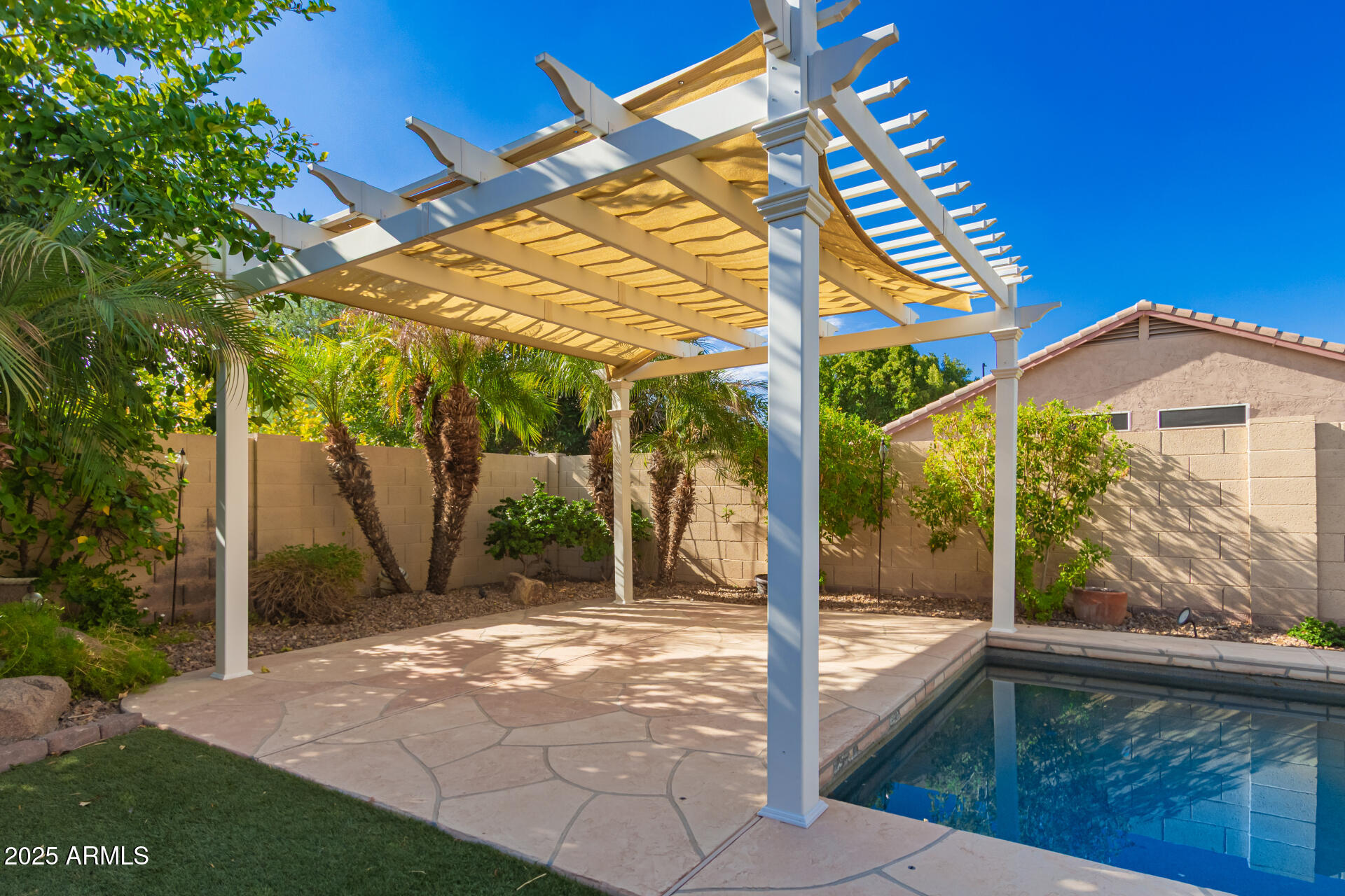 462 E PINTO Drive, Gilbert