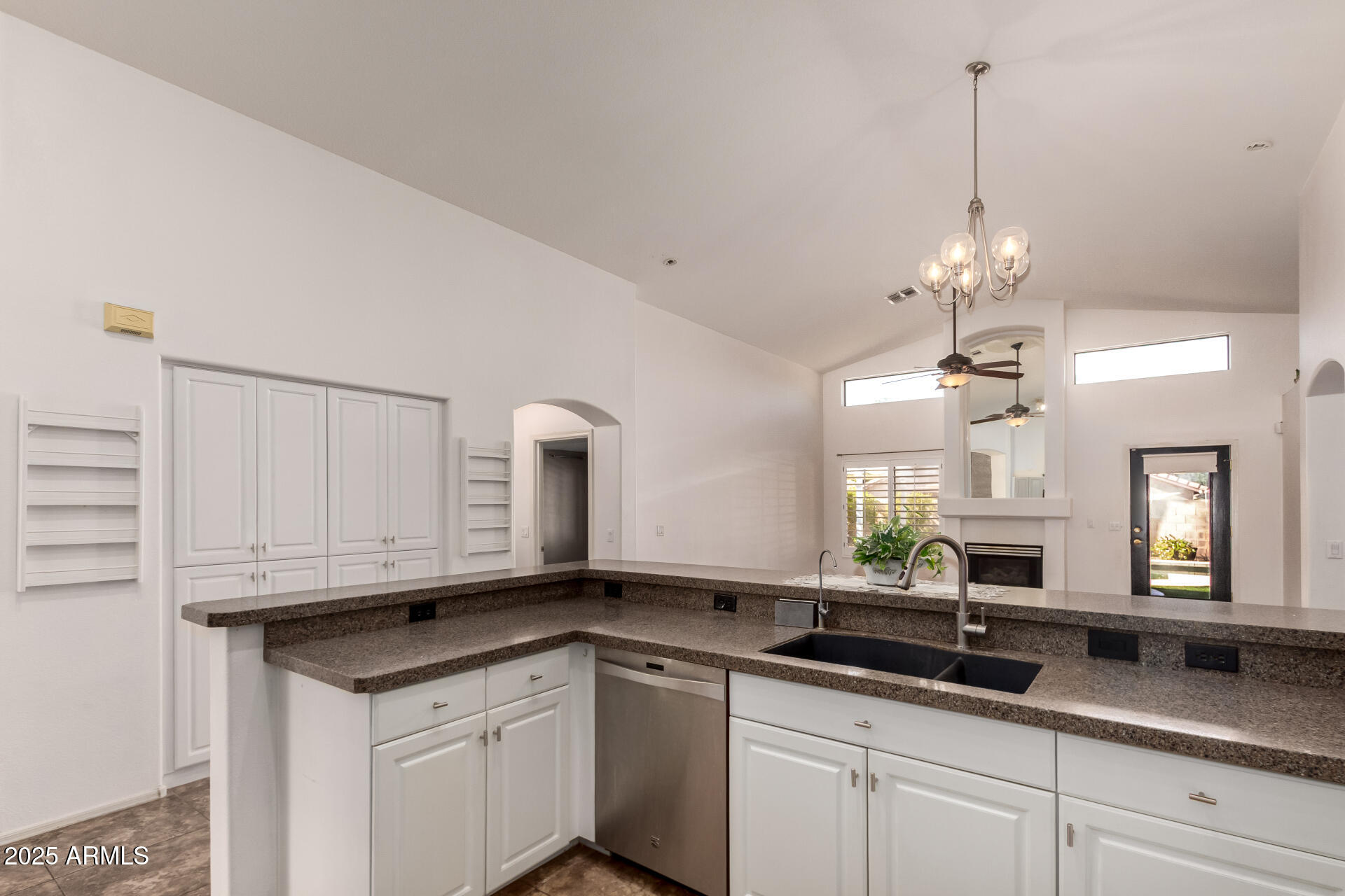 462 E PINTO Drive, Gilbert