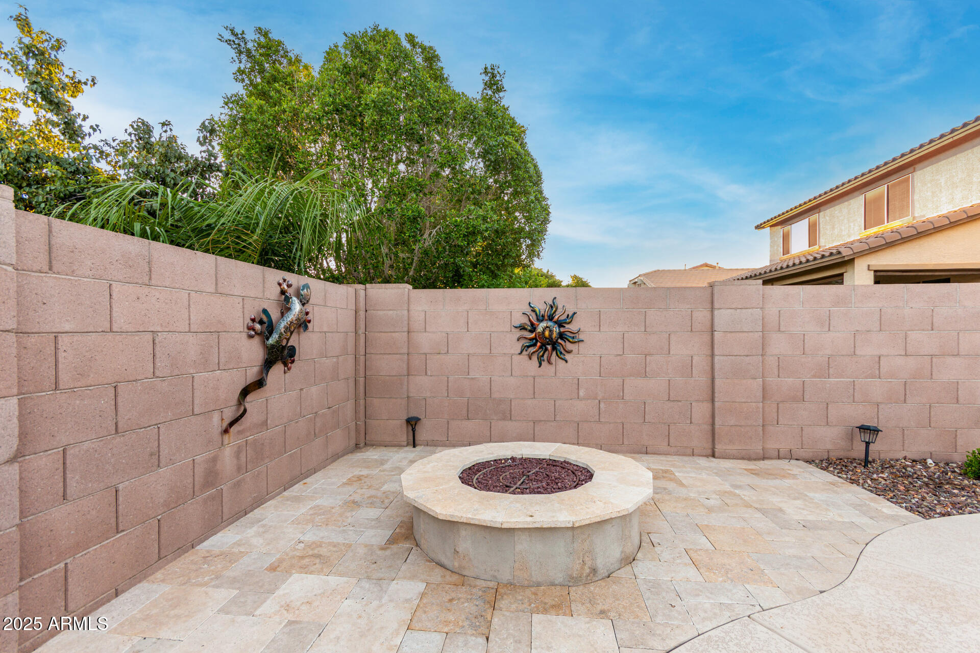 2743 E NARROWLEAF Drive