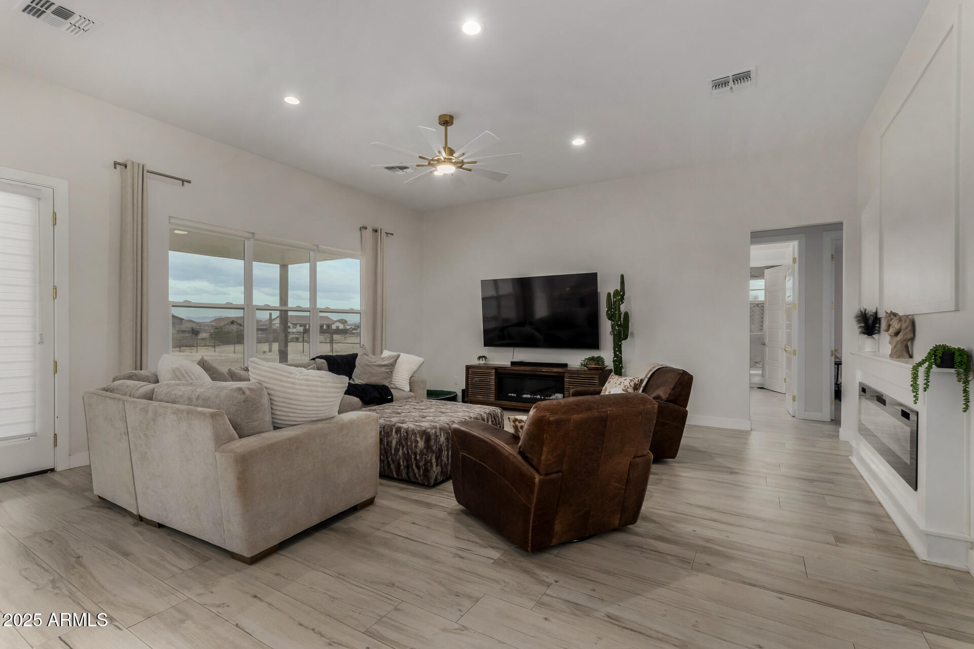 2062 W Moon Dust Trail