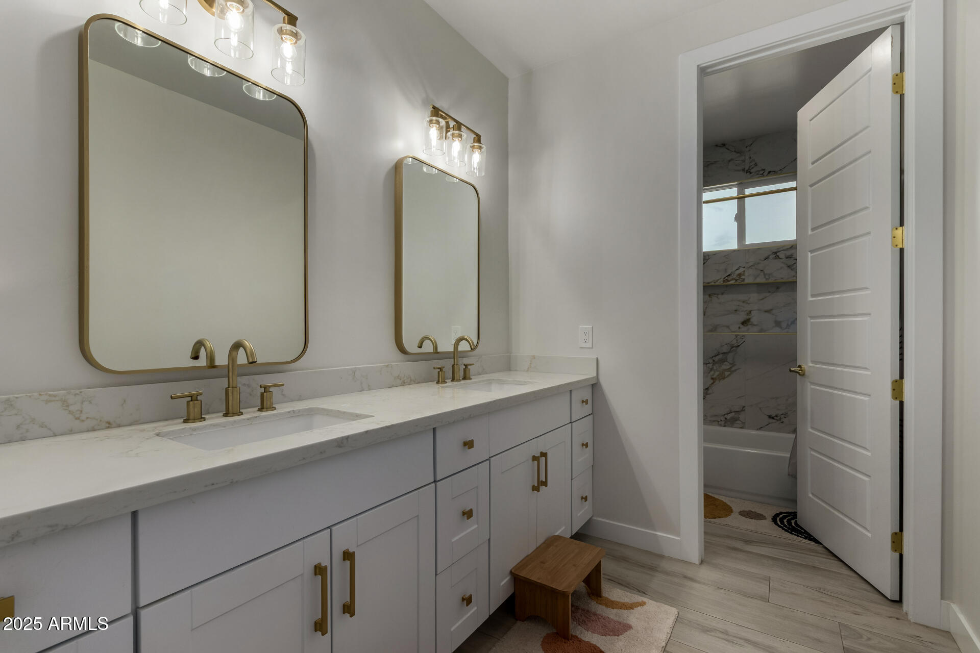 2062 W Moon Dust Trail