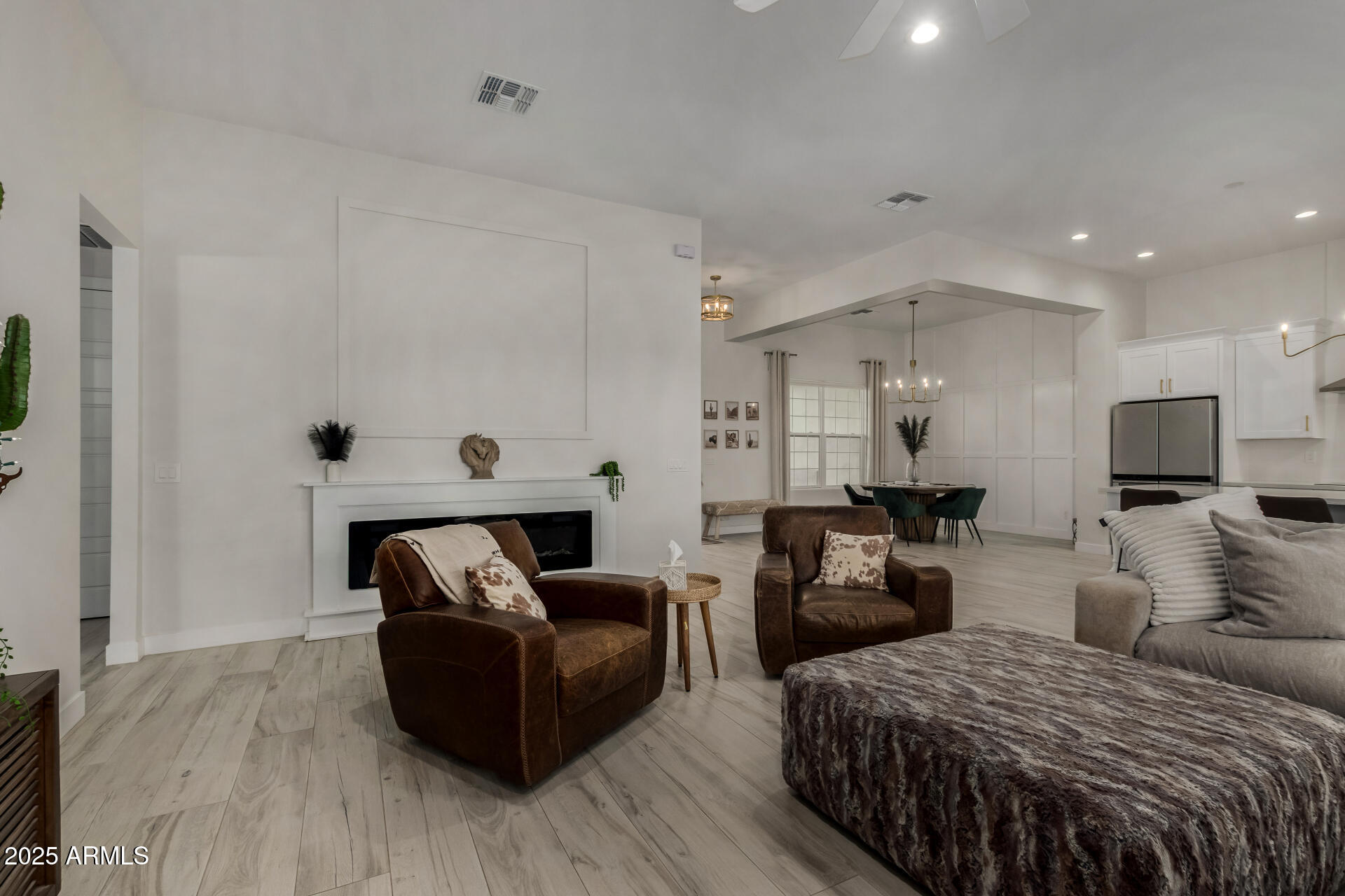 2062 W Moon Dust Trail