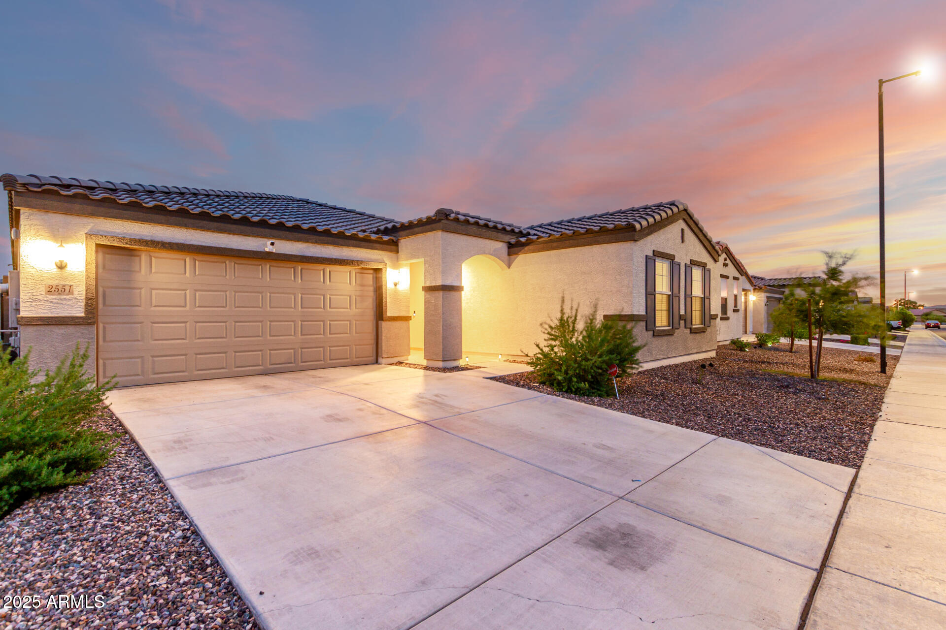 2551 W GRENADINE Road