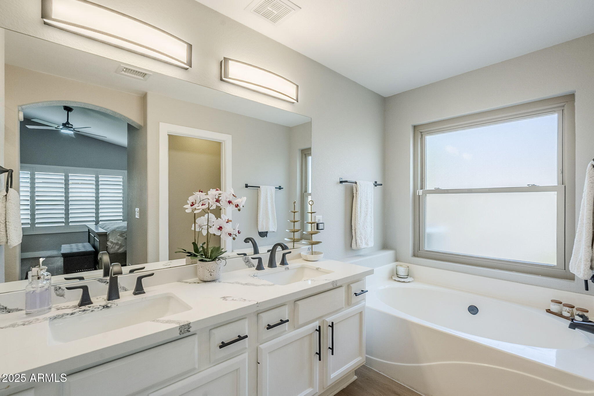 3112 E MILLBRAE Lane