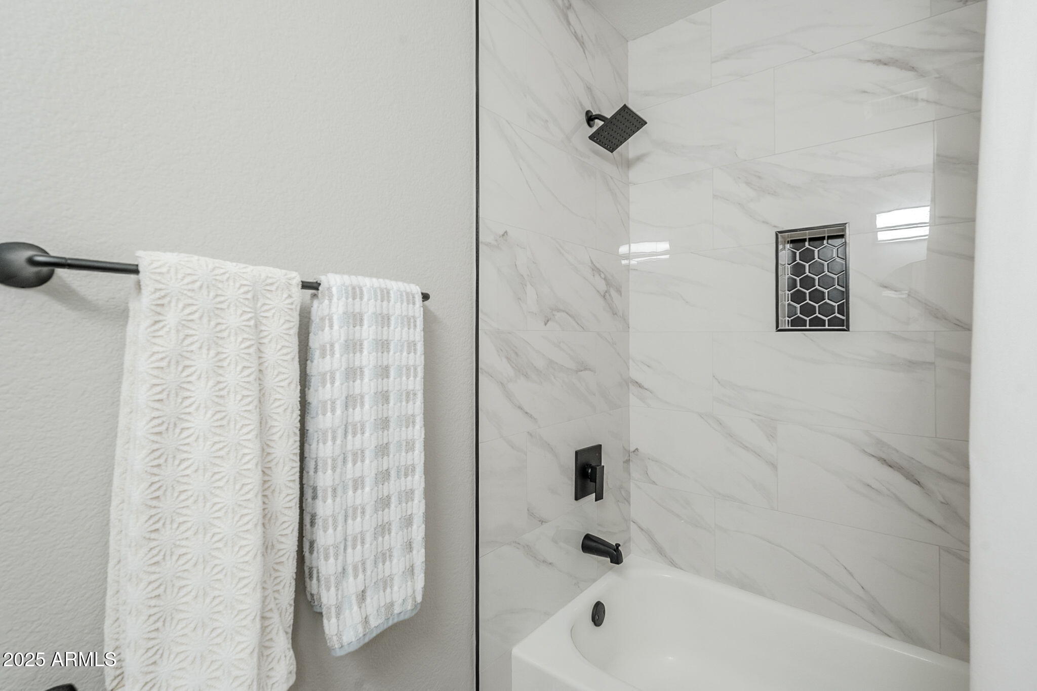 3112 E MILLBRAE Lane