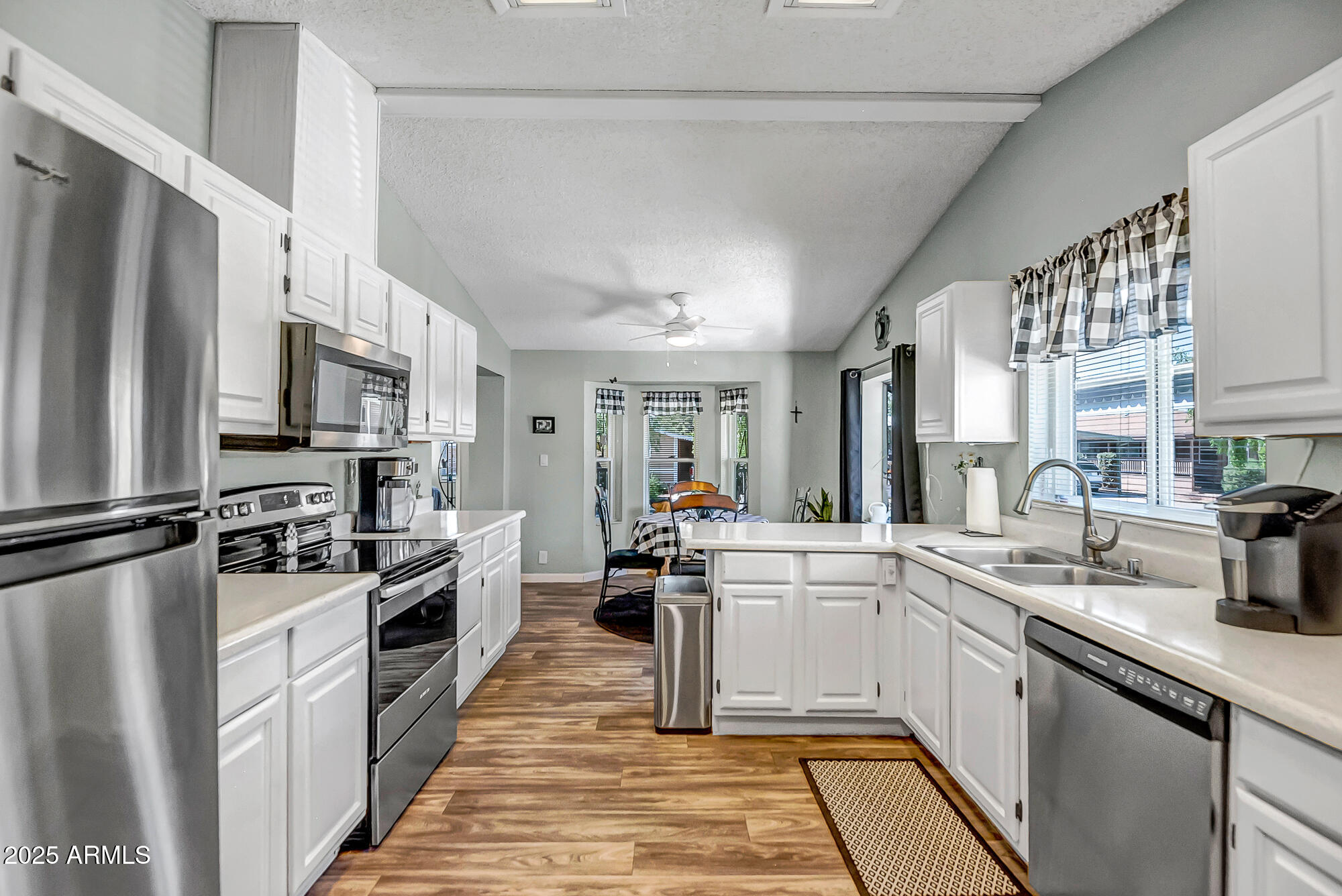 3901 E PINNACLE PEAK Road, 323