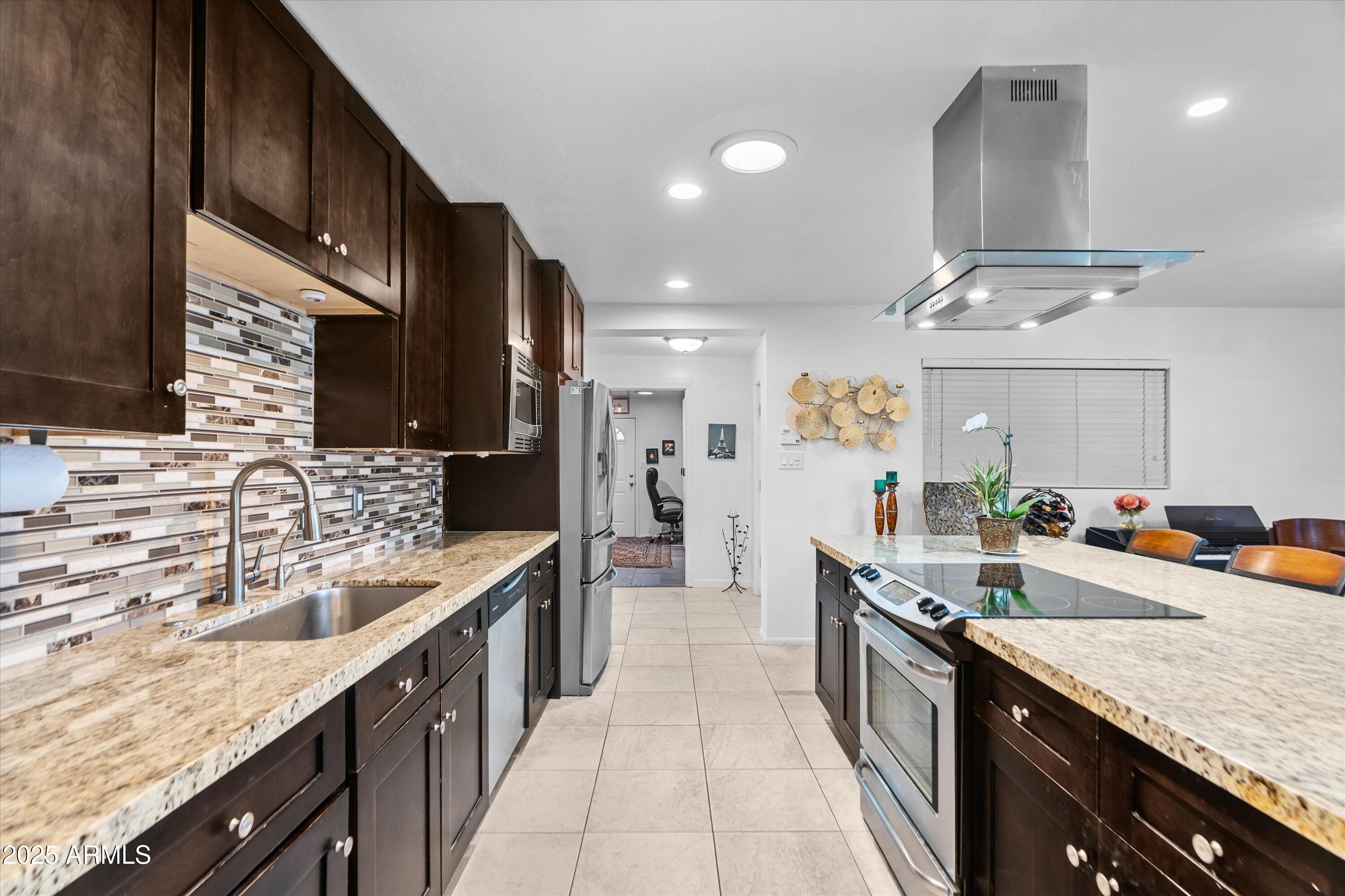 8407 E RANCHO VISTA Drive