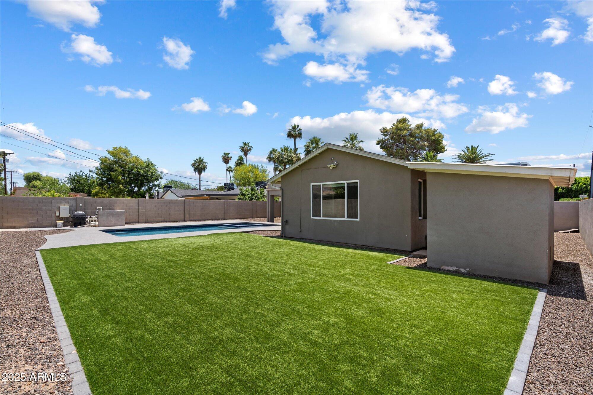 4202 E CATALINA Drive