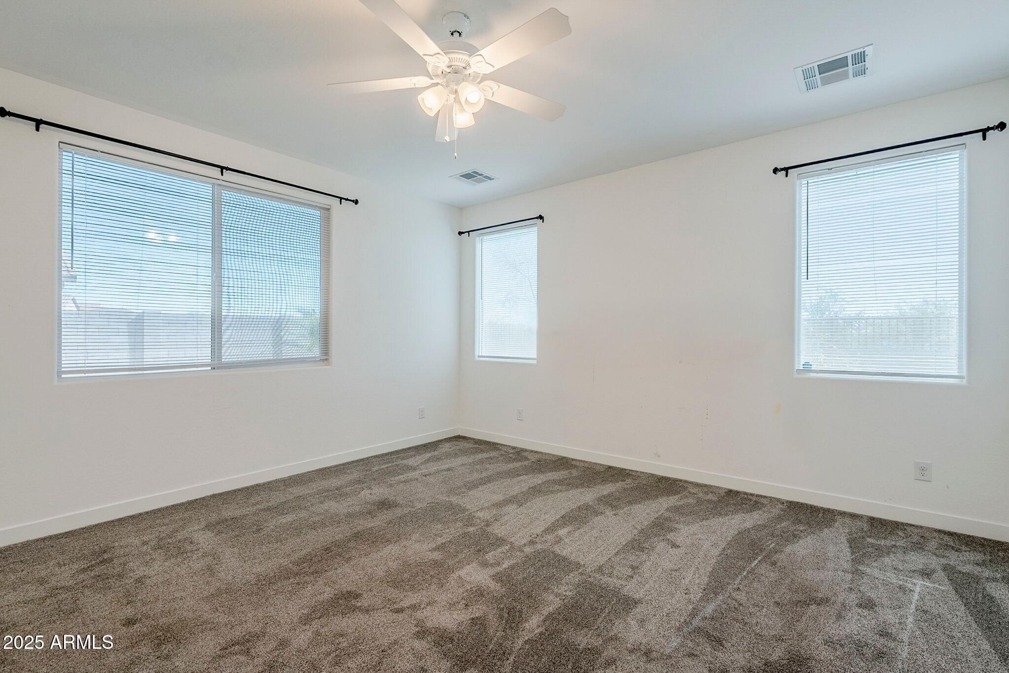 2860 N RIVERDALE Lane