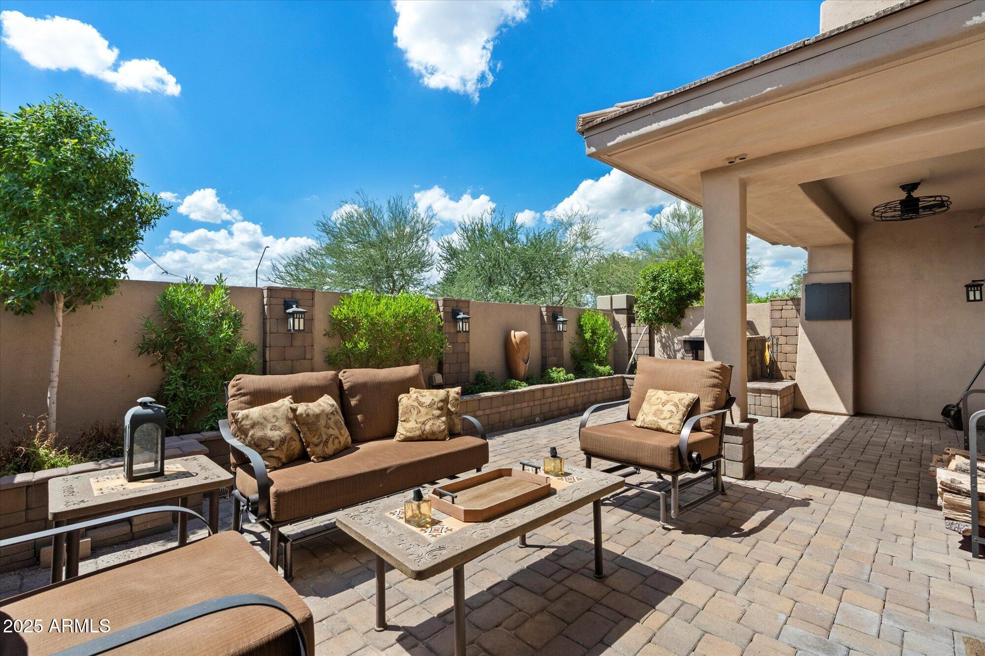 15240 N CLUBGATE Drive, 160