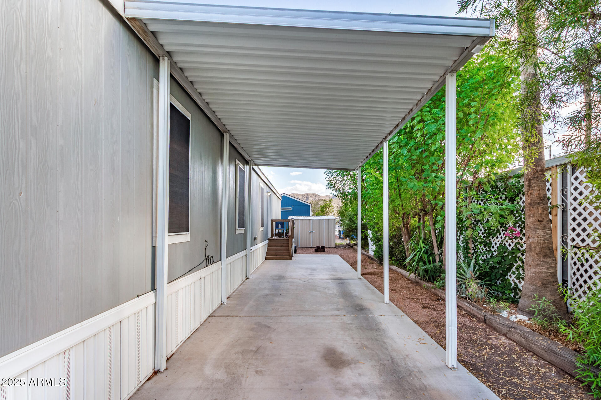 821 W Kachina Trail