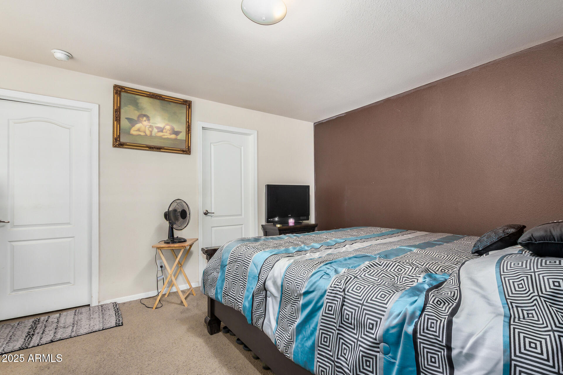 821 W Kachina Trail