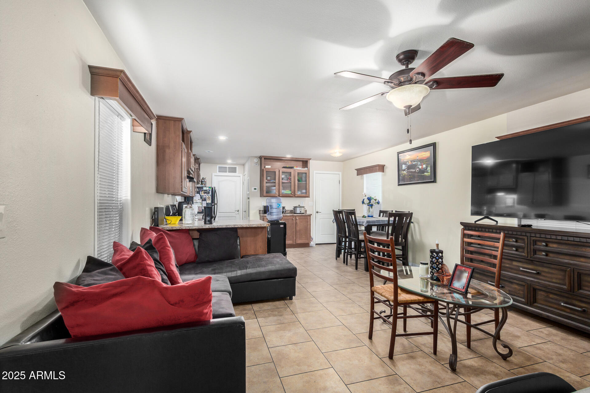 821 W Kachina Trail