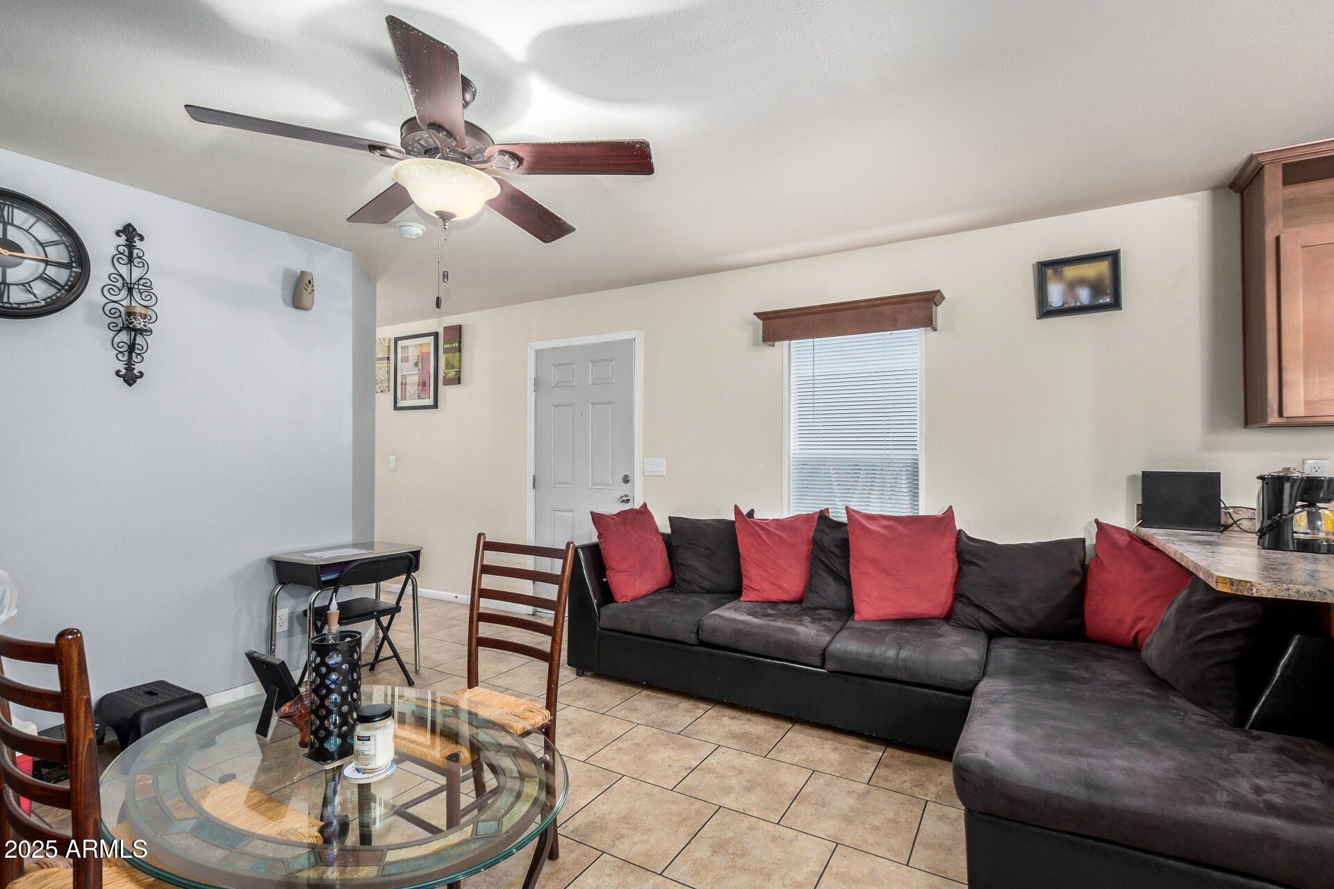 821 W Kachina Trail
