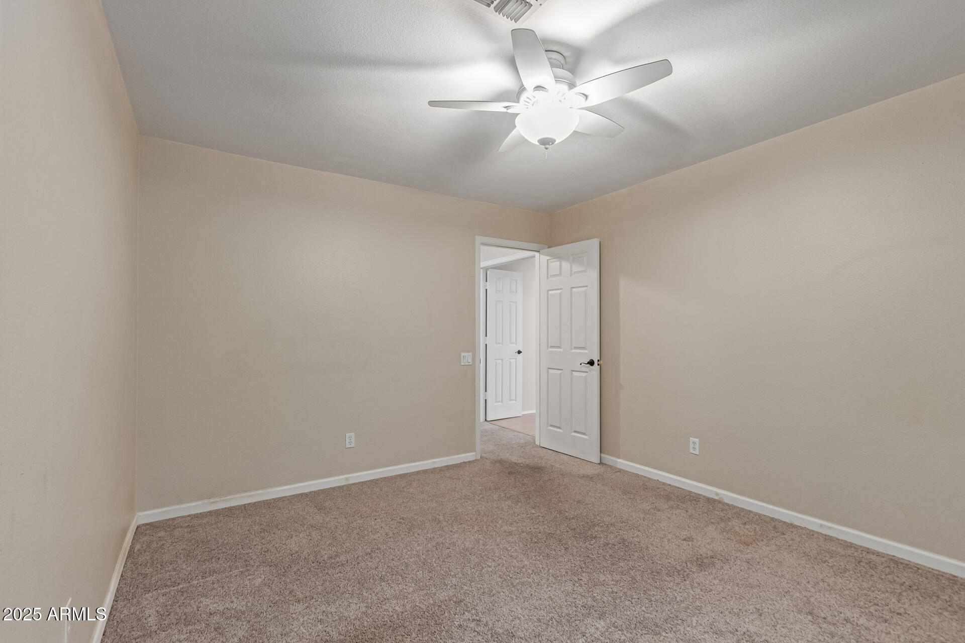 15827 S 27TH Way