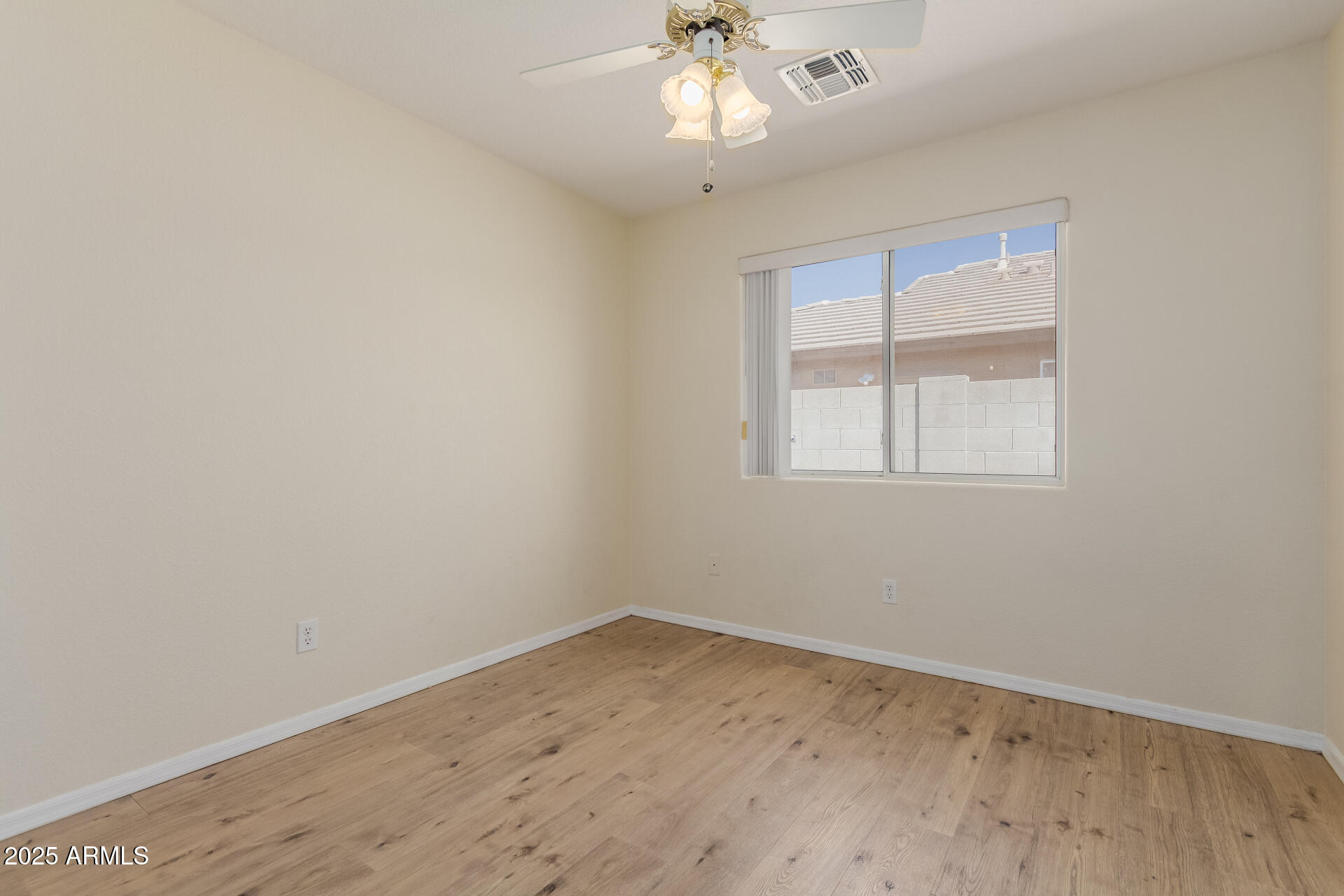 8103 W TONTO Lane