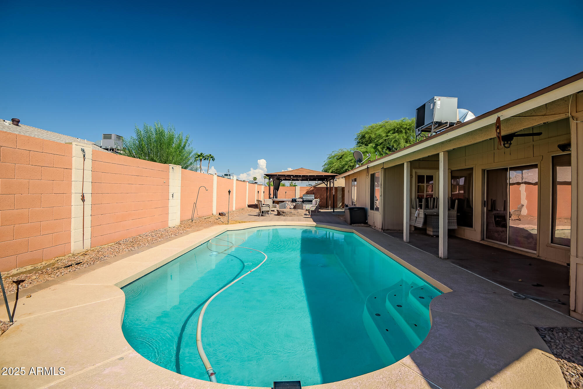 8102 W WINDROSE Drive