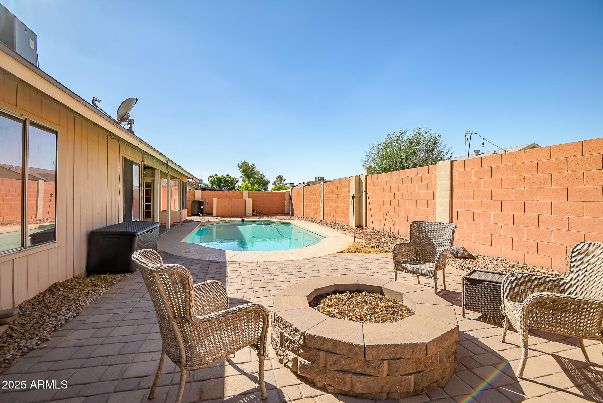 8102 W WINDROSE Drive