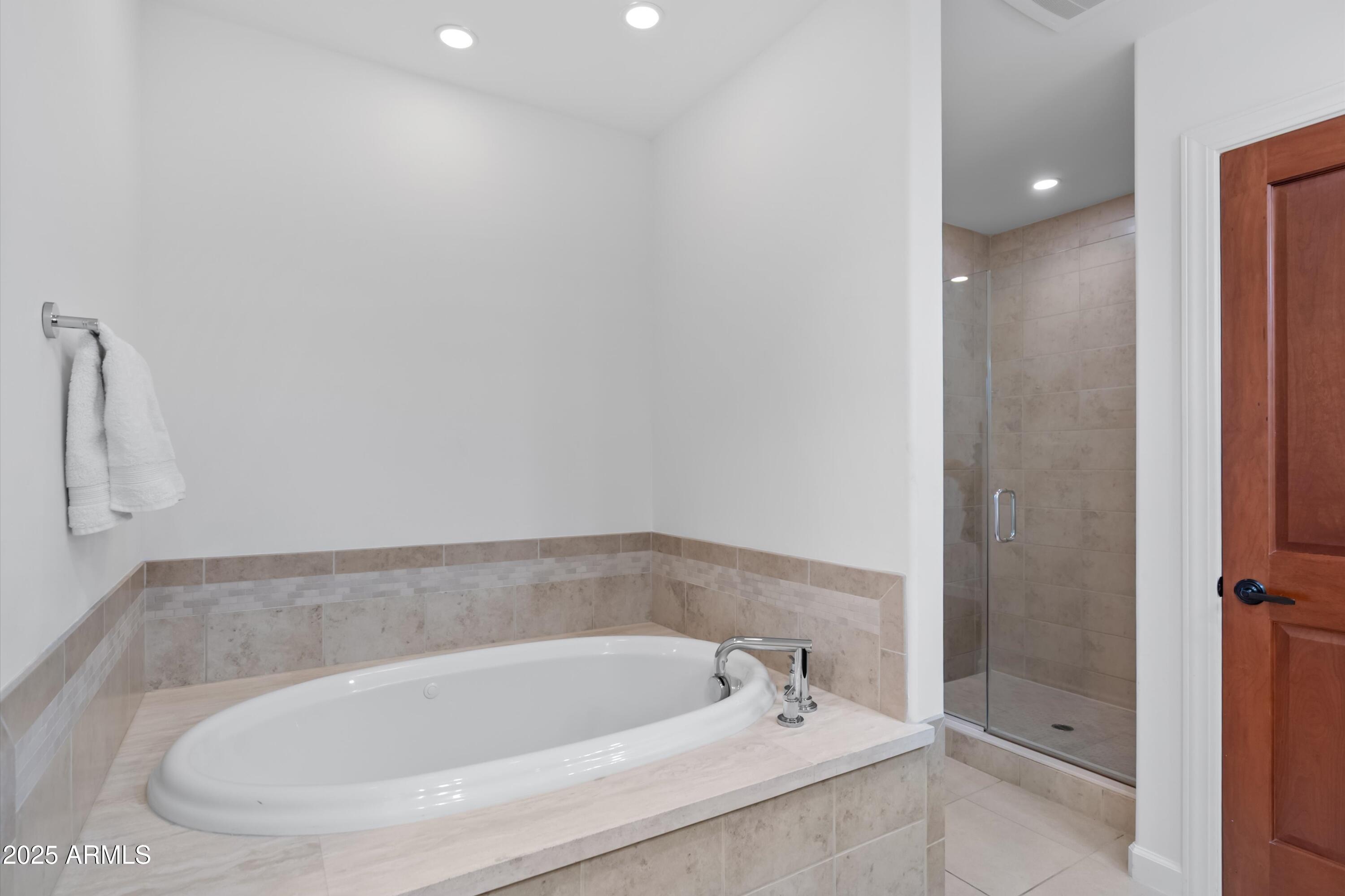 4909 N WOODMERE FAIRWAY, 1003