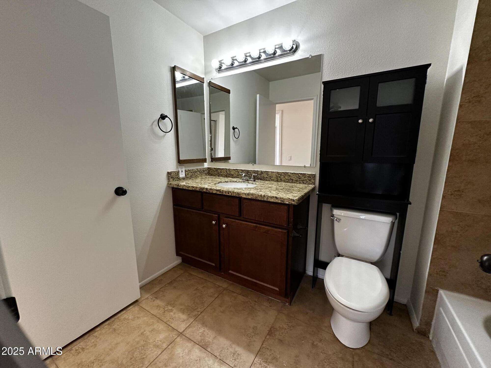 523 N OMAHA Circle