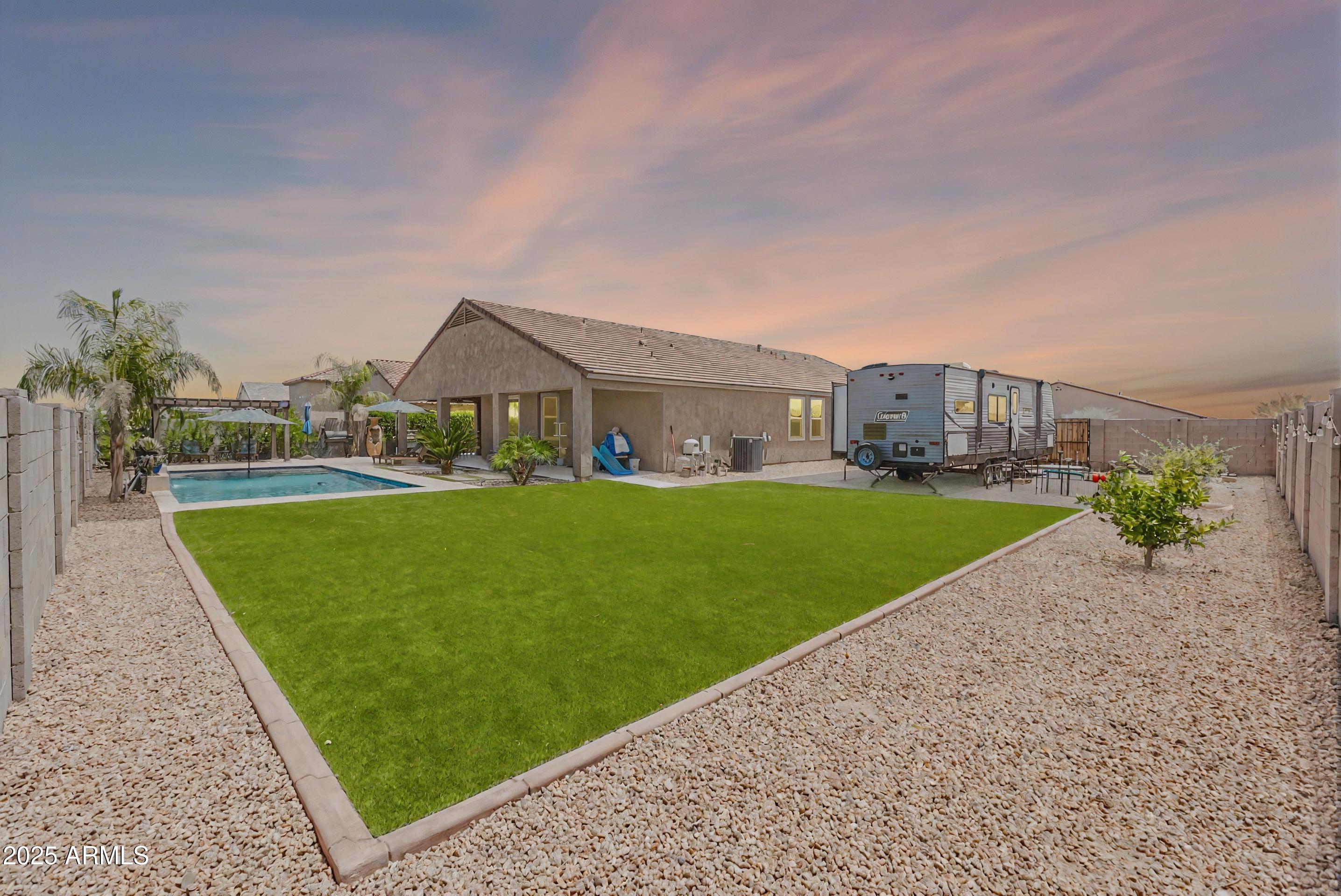 27700 N SILVERLEAF Road