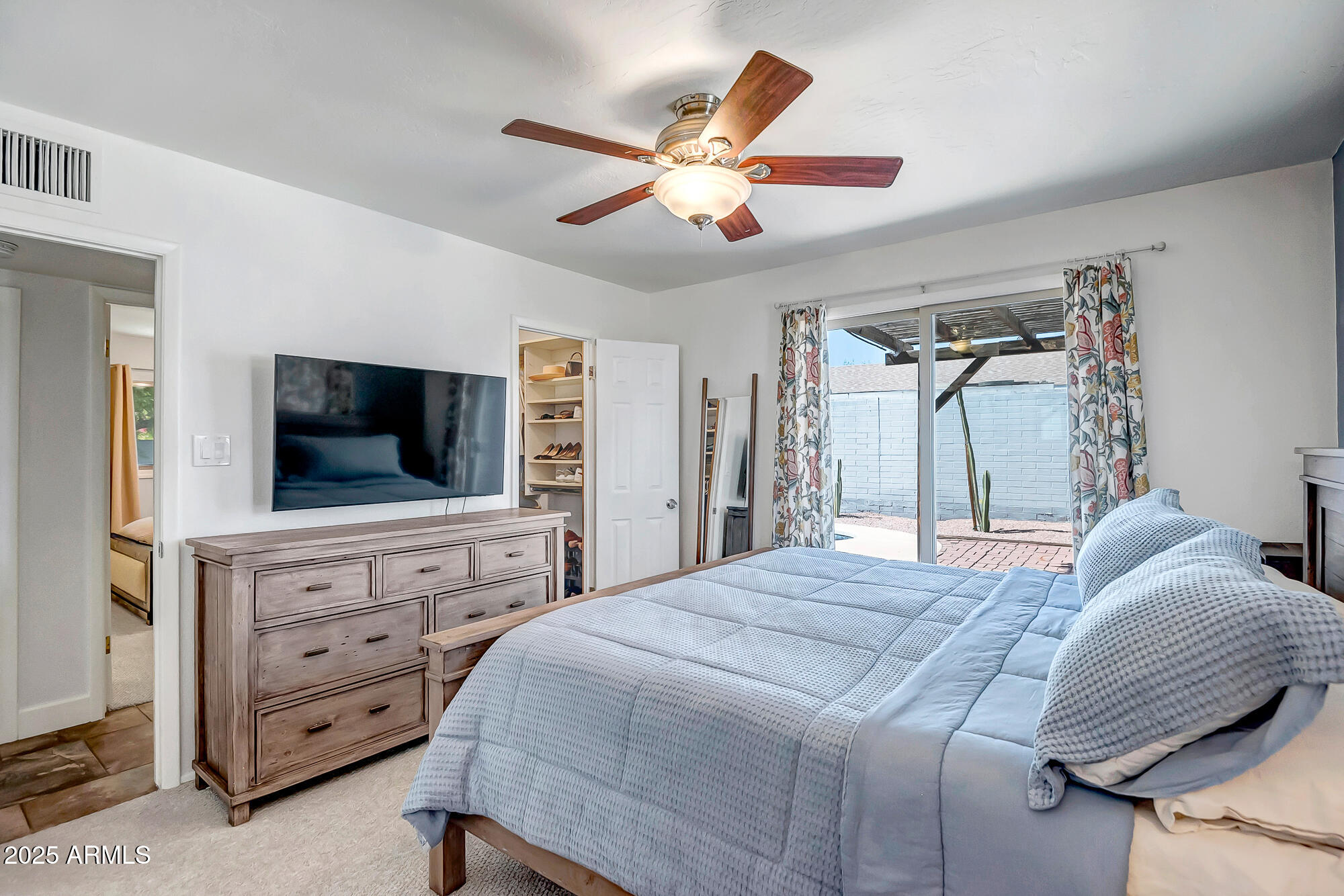 2637 E TURQUOISE Drive