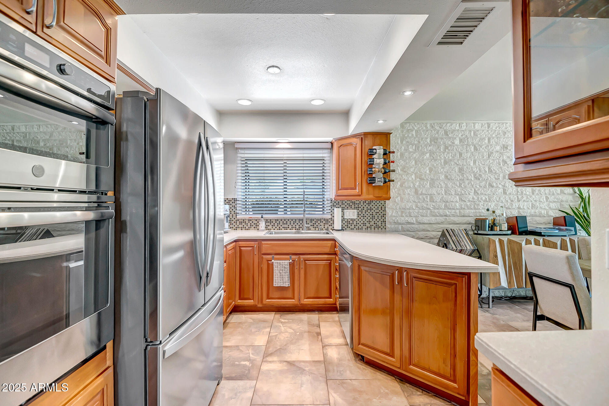 2637 E TURQUOISE Drive