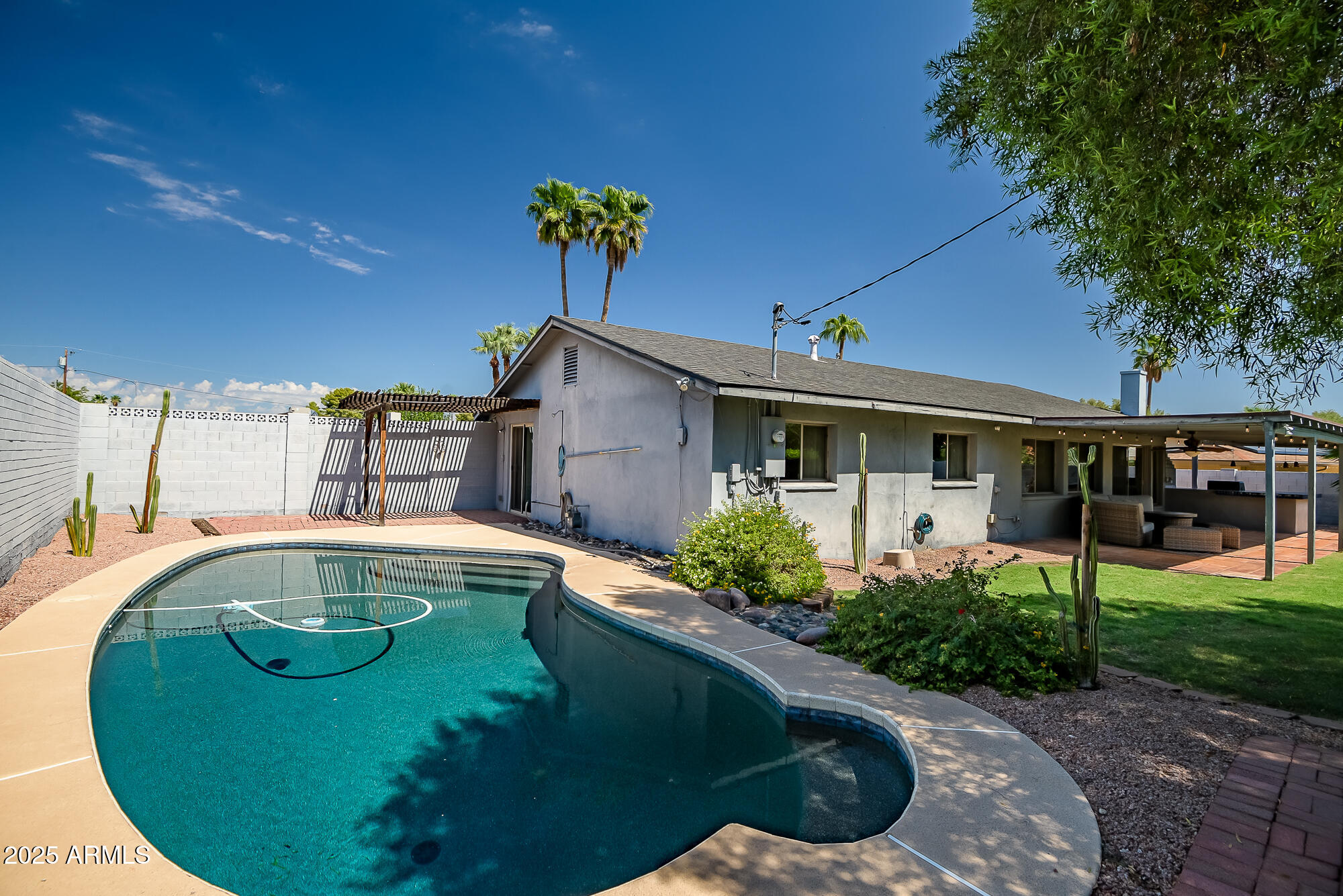 2637 E TURQUOISE Drive