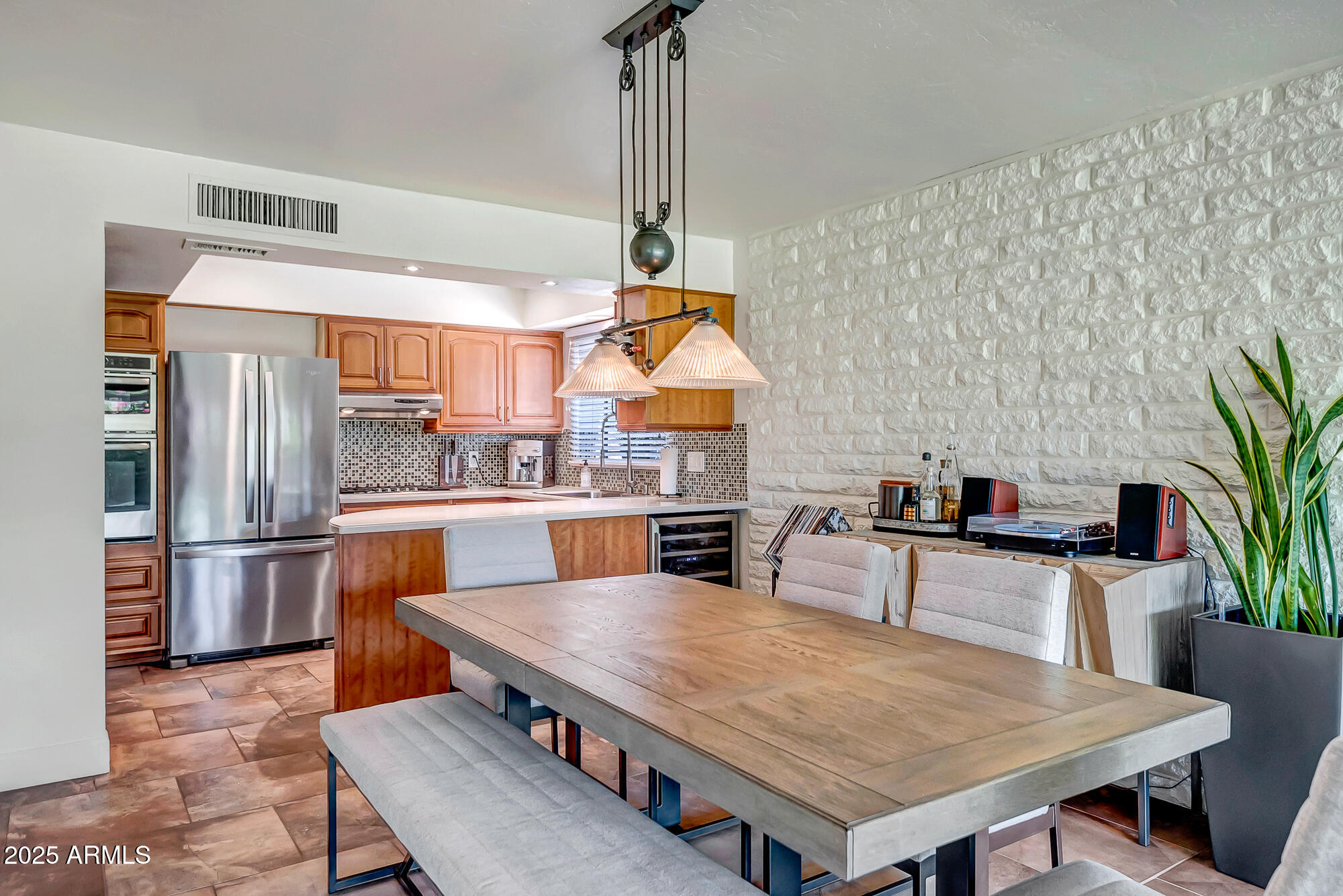 2637 E TURQUOISE Drive