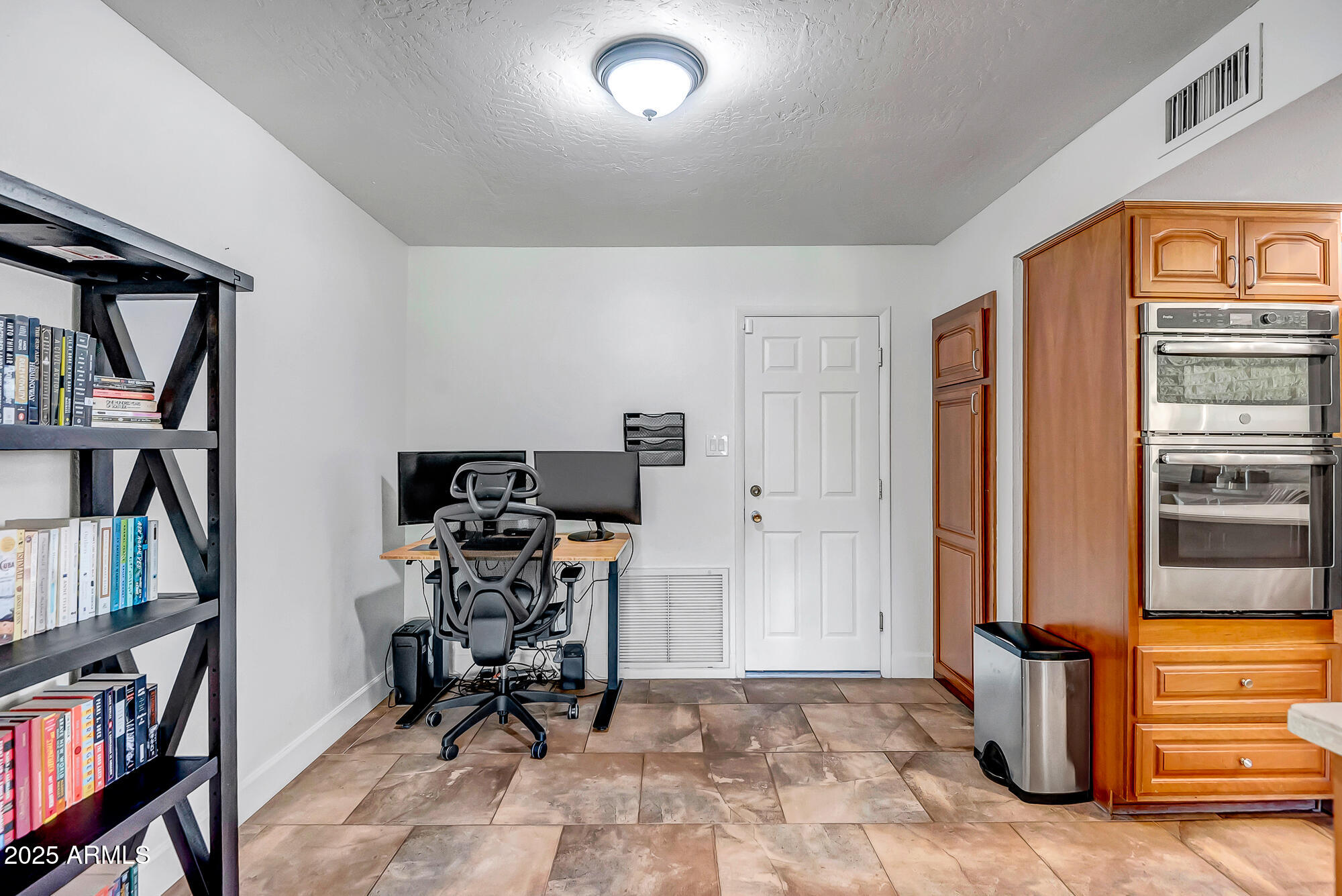 2637 E TURQUOISE Drive