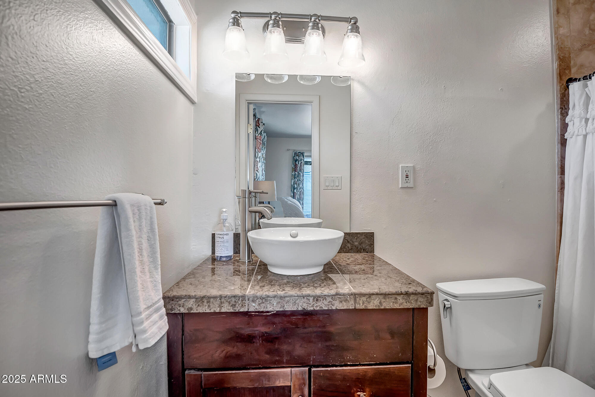 2637 E TURQUOISE Drive