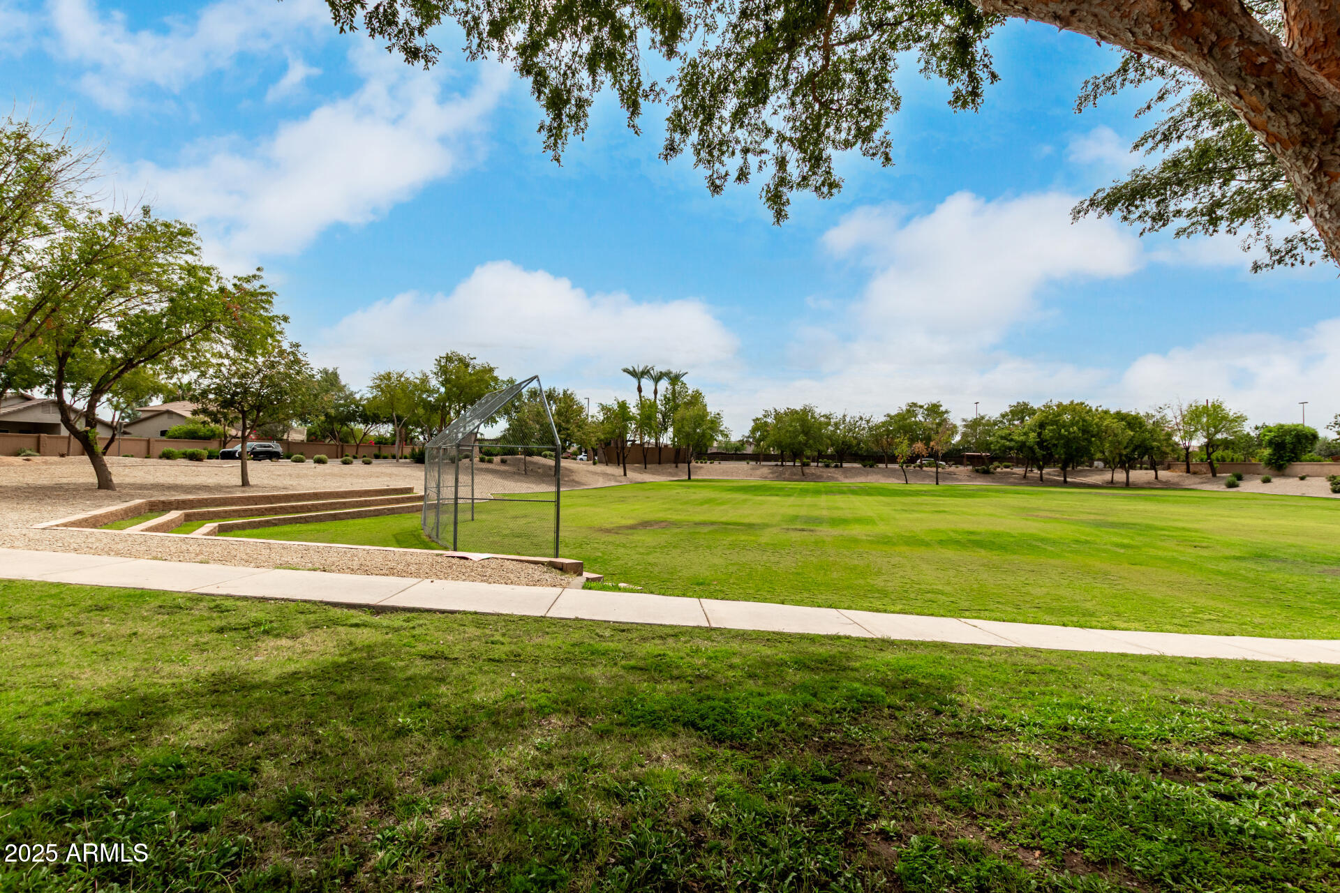 1253 E IVANHOE Court