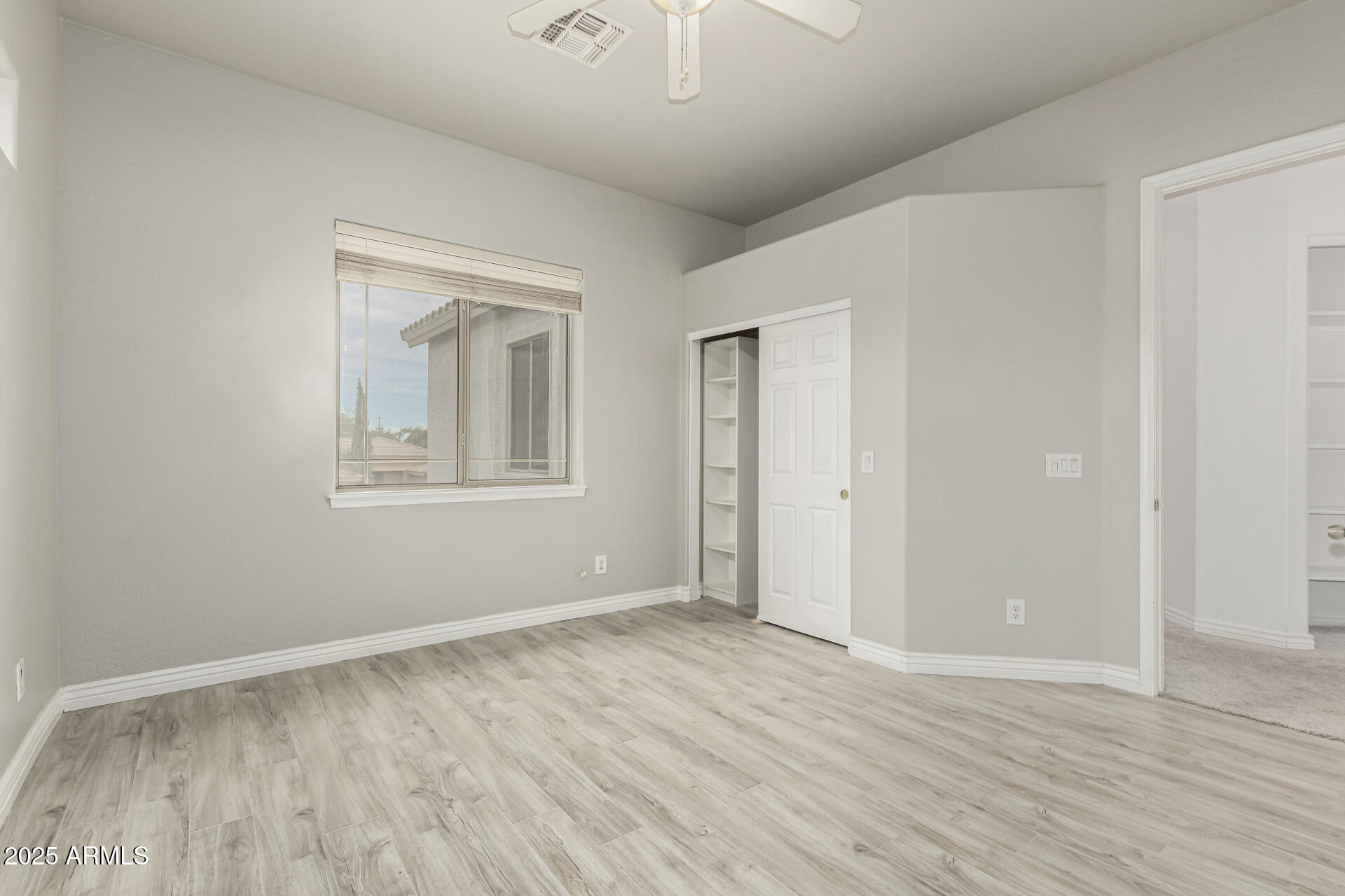 1253 E IVANHOE Court