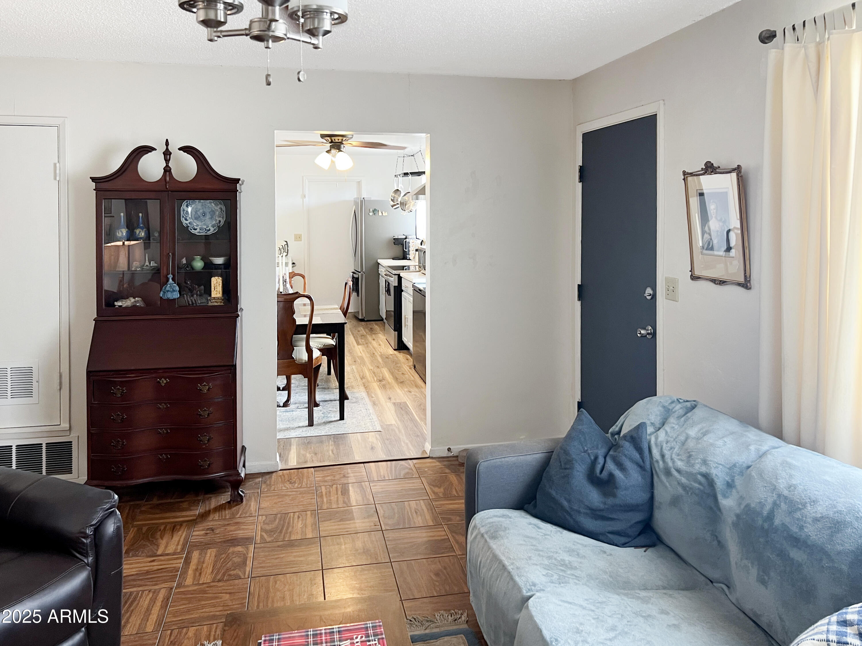 8921 W CORONADO Drive