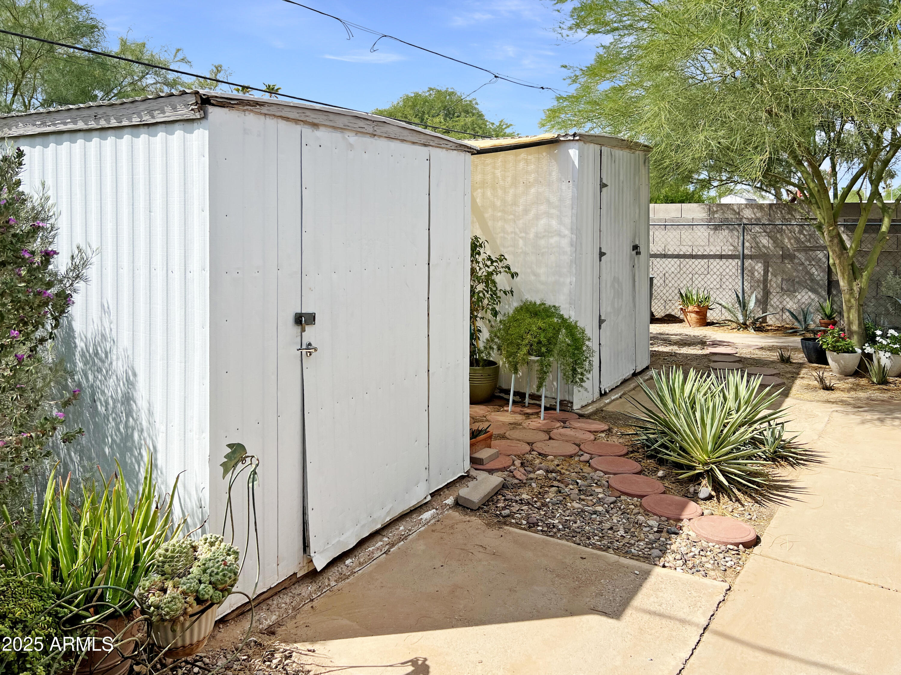 8921 W CORONADO Drive