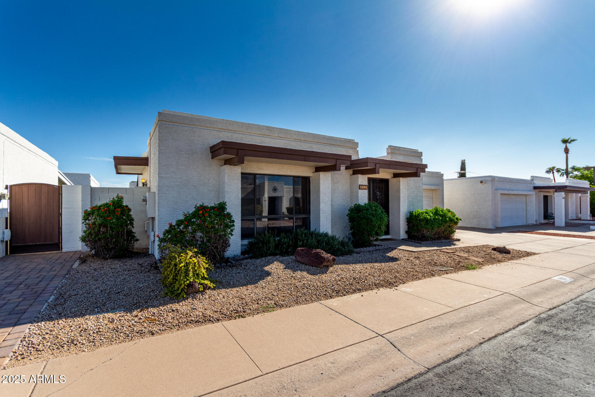 919 E VILLA MARIA Drive