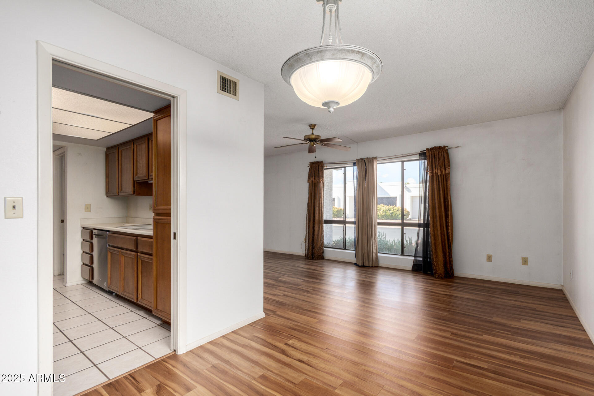 919 E VILLA MARIA Drive