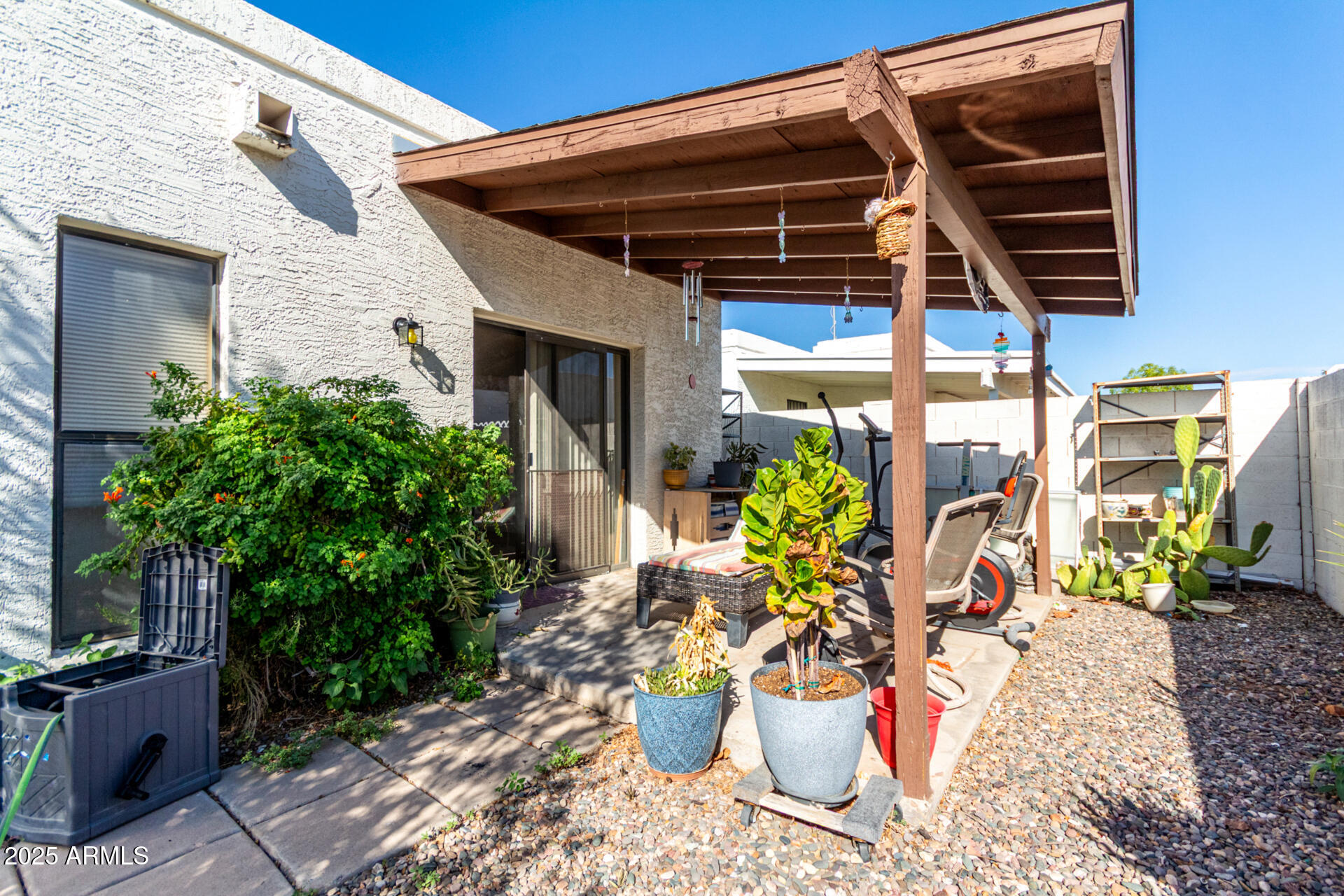 919 E VILLA MARIA Drive