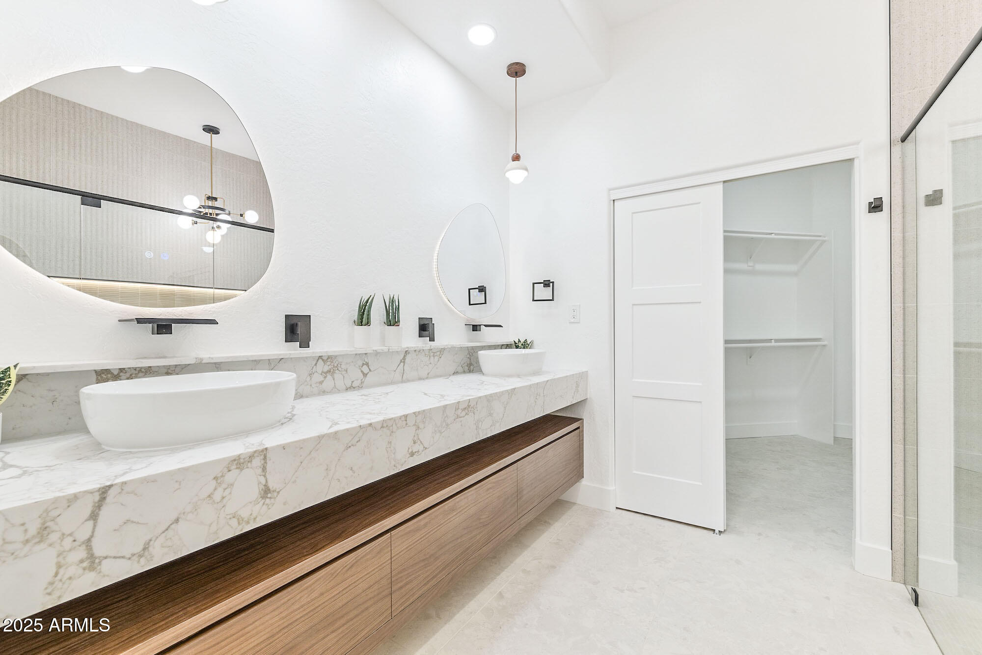 19550 N GRAYHAWK Drive, 1117