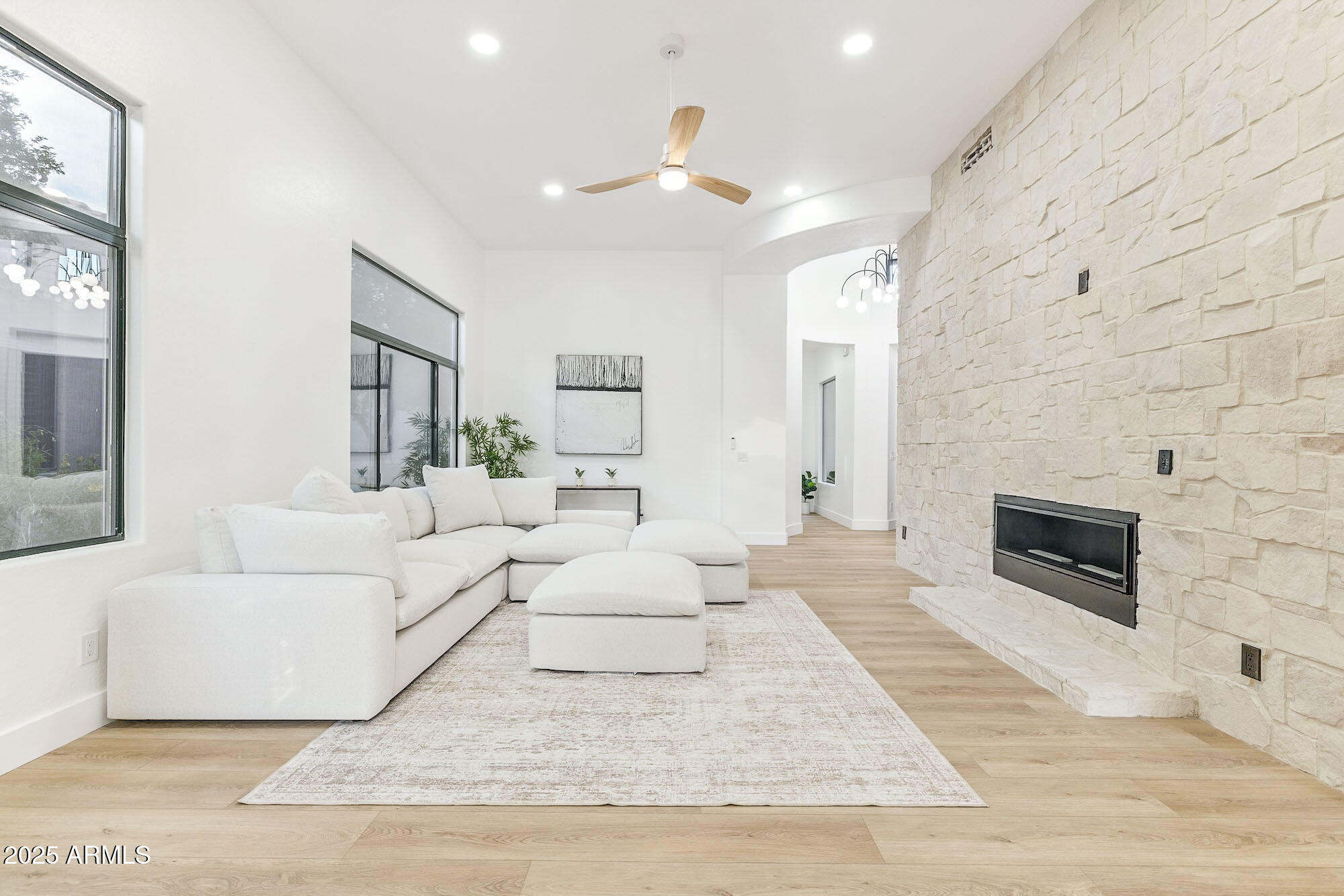 19550 N GRAYHAWK Drive, 1117