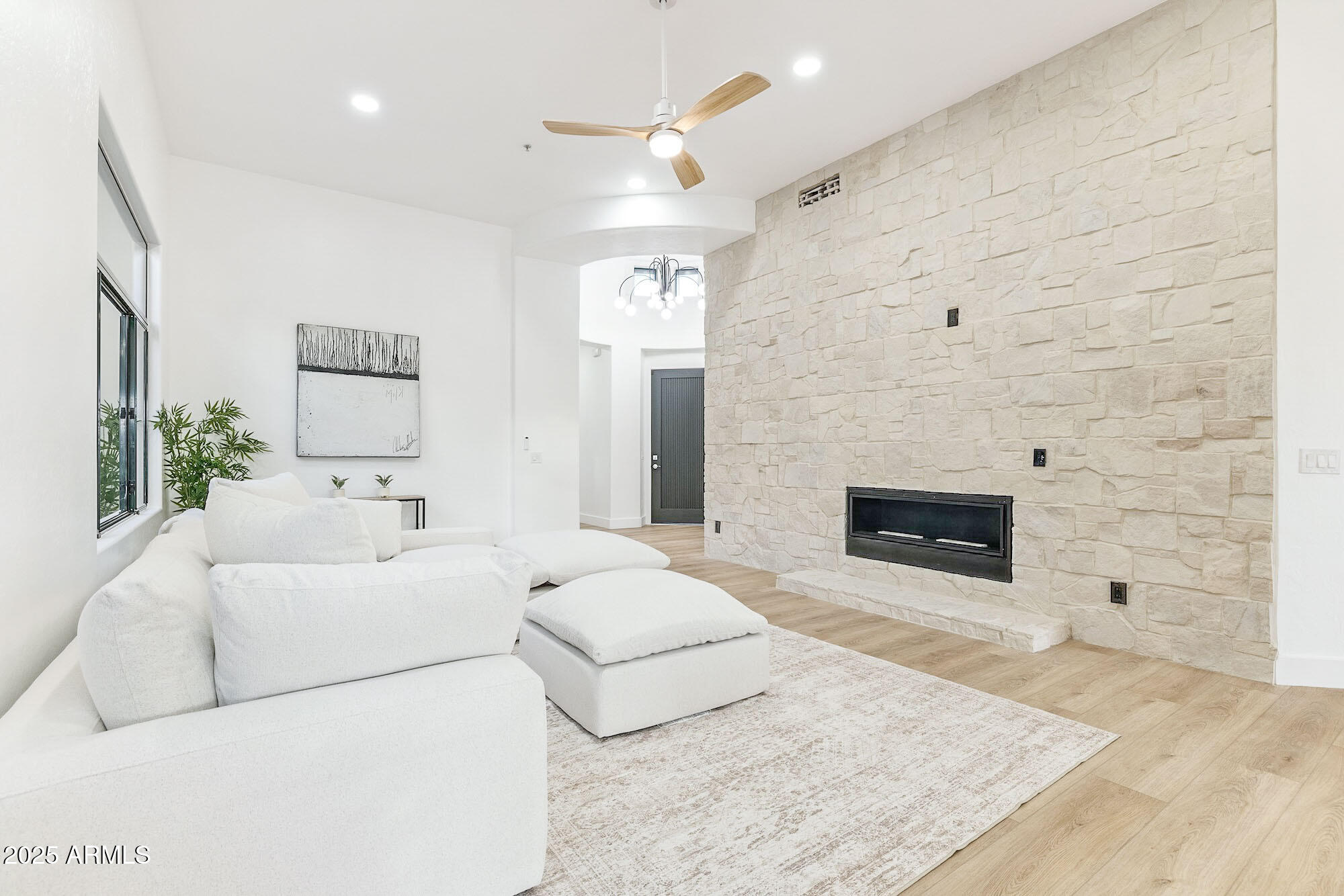 19550 N GRAYHAWK Drive, 1117