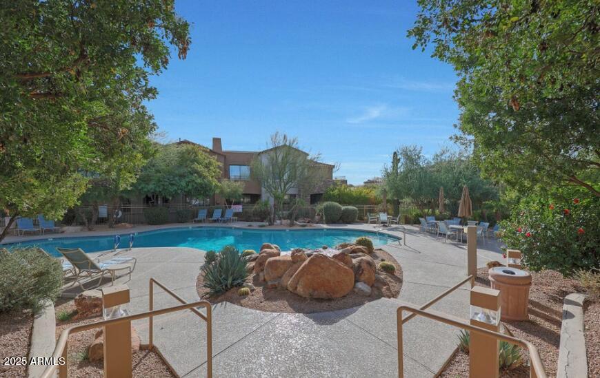 19550 N GRAYHAWK Drive, 1117