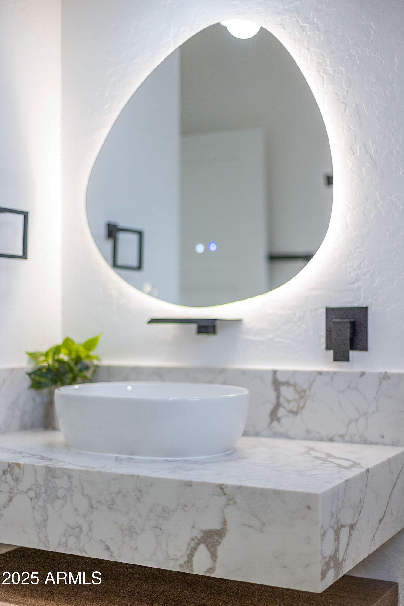 19550 N GRAYHAWK Drive, 1117