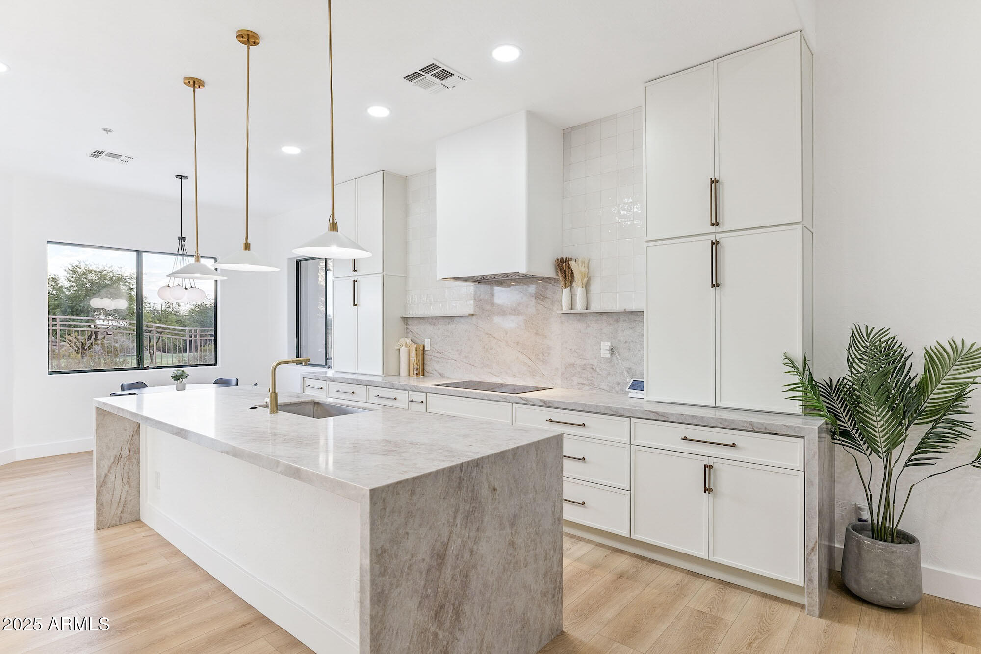 19550 N GRAYHAWK Drive, 1117