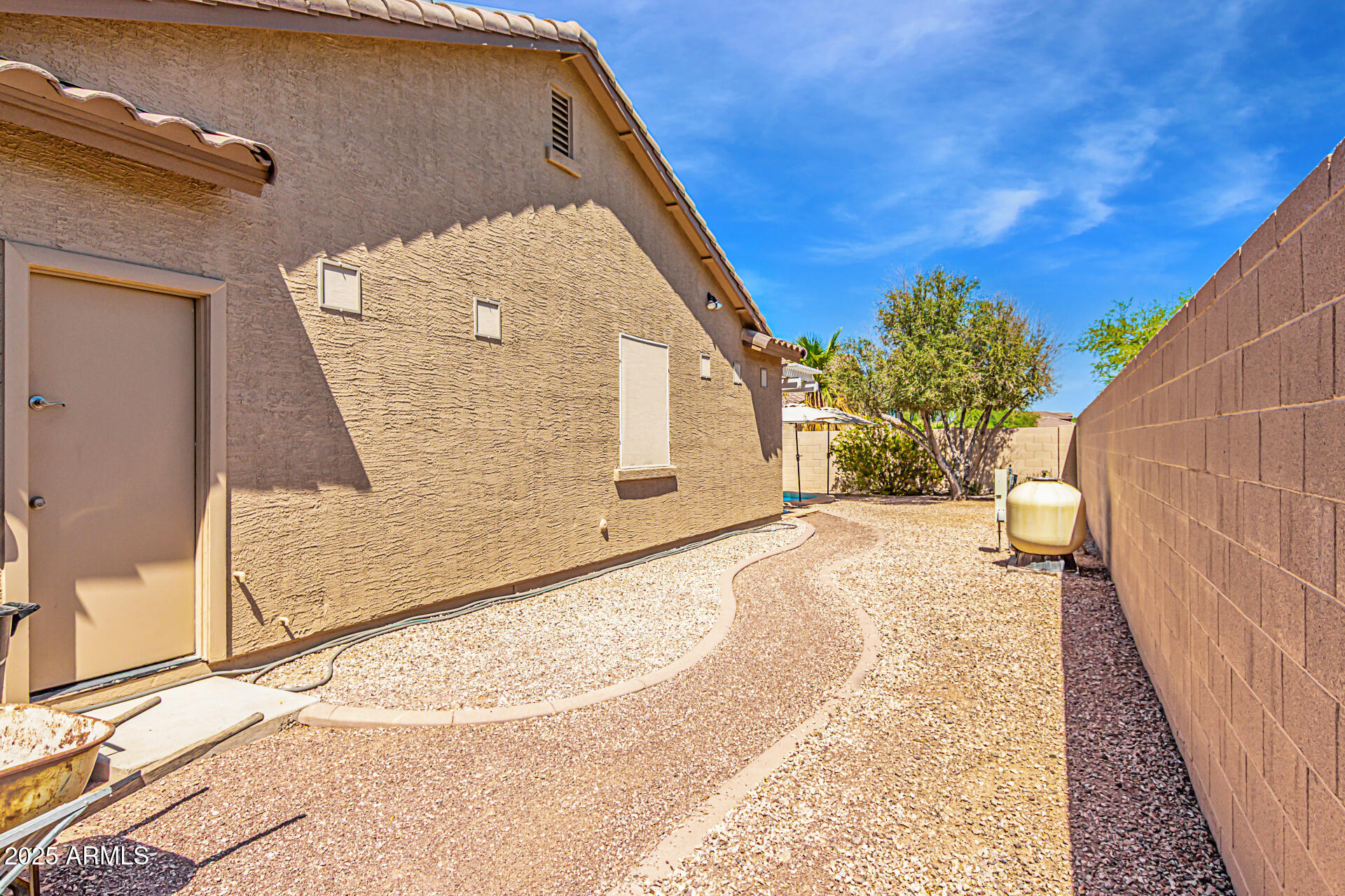 5320 W WINSTON Drive