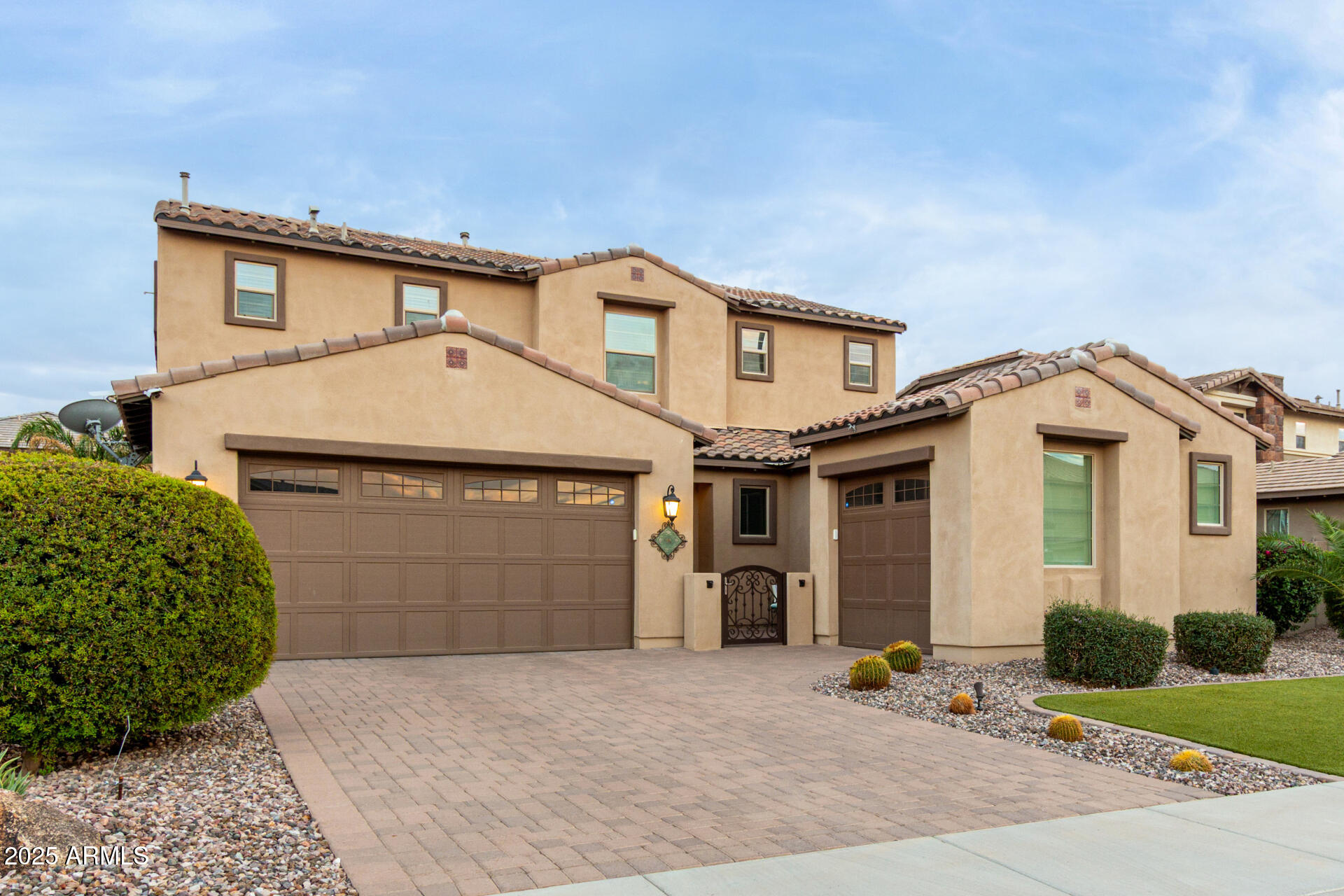 3301 E ORLEANS Drive