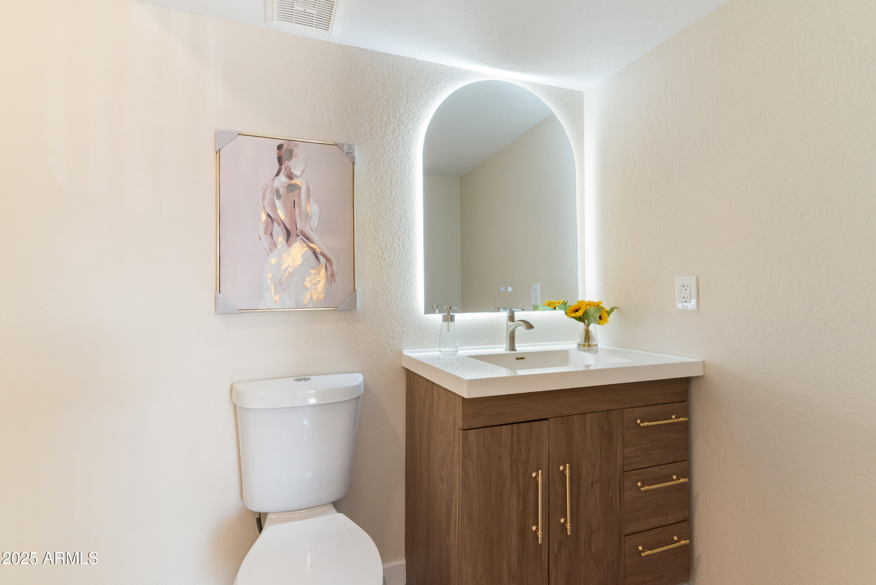 8787 E MOUNTAIN VIEW Road, 2101