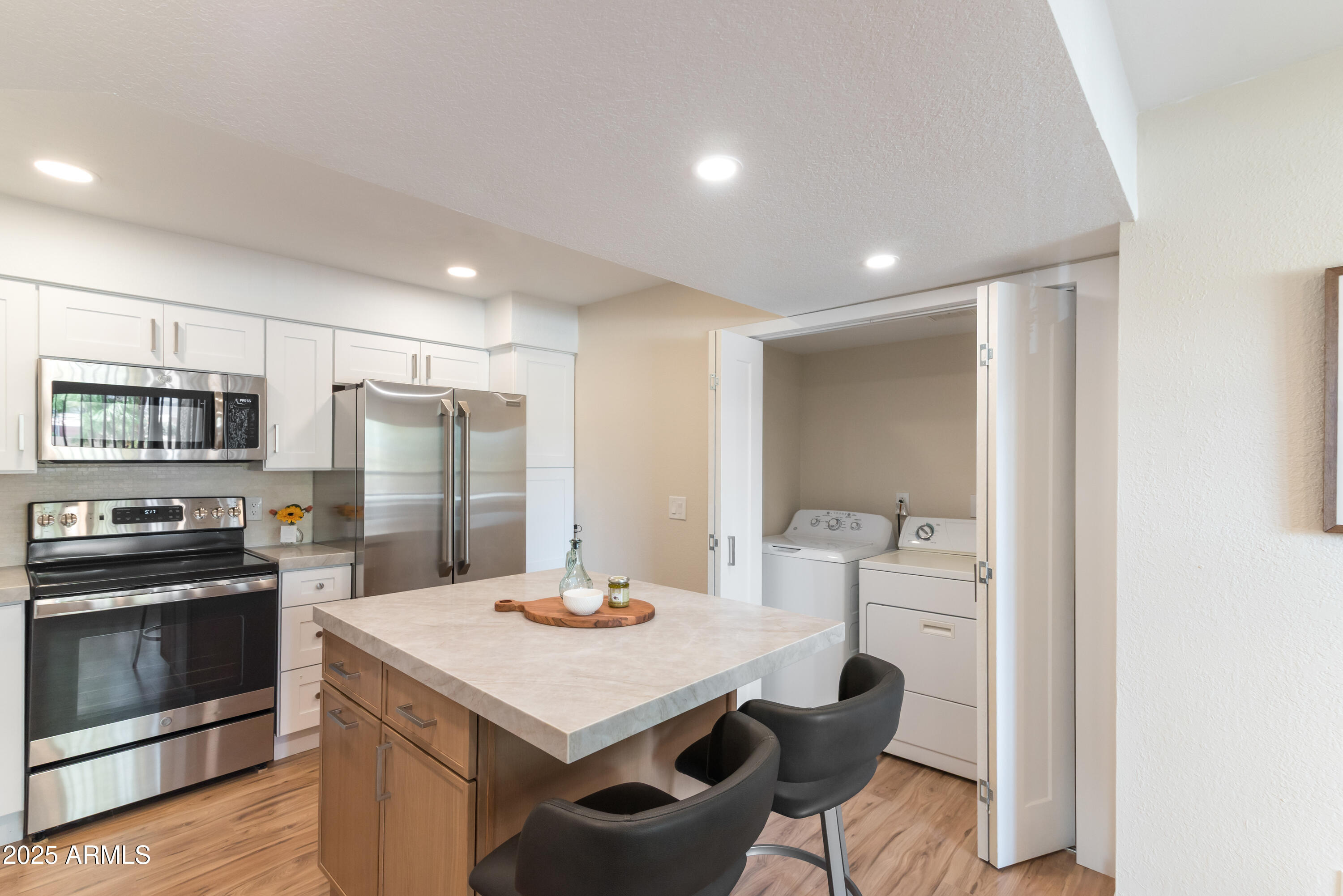 8787 E MOUNTAIN VIEW Road, 2101